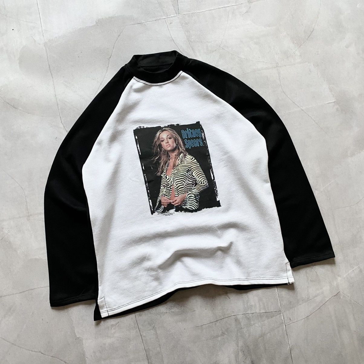 2000 Britney Spears Tour Big Logo Official Sweatshirt Y2K