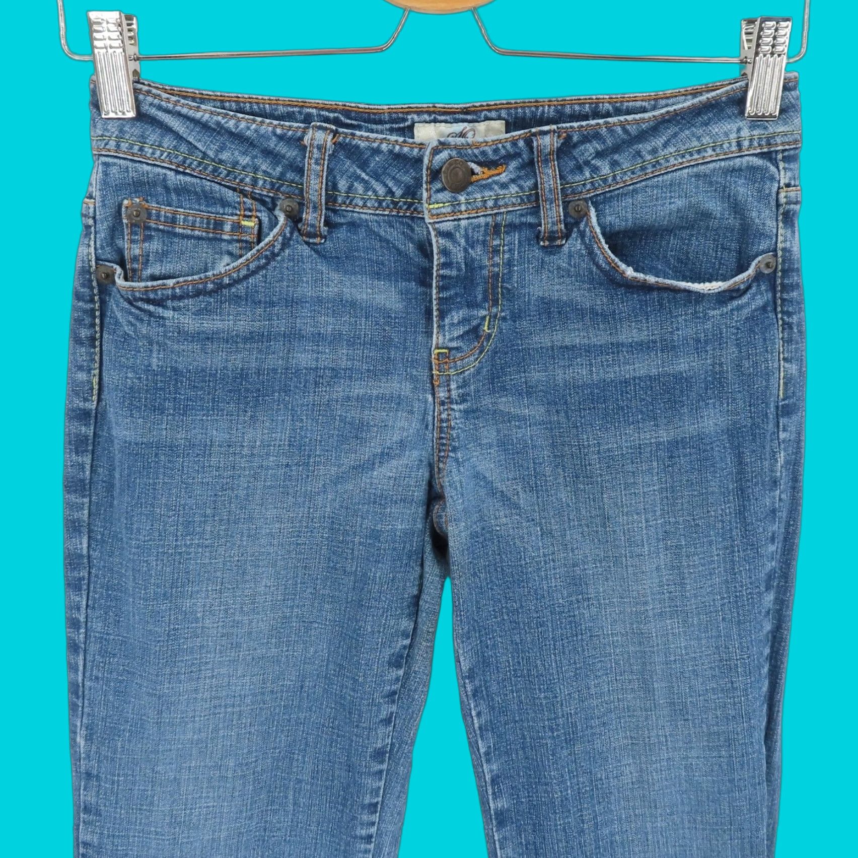 Vintage SO Juniors Jeans 1 Average Low Rise Medium Blue Wash Denim Cotton Blend 5-Pocket Bootcut Womens Jeans Size 25" / US 0 / IT 36 - 1 Thumbnail
