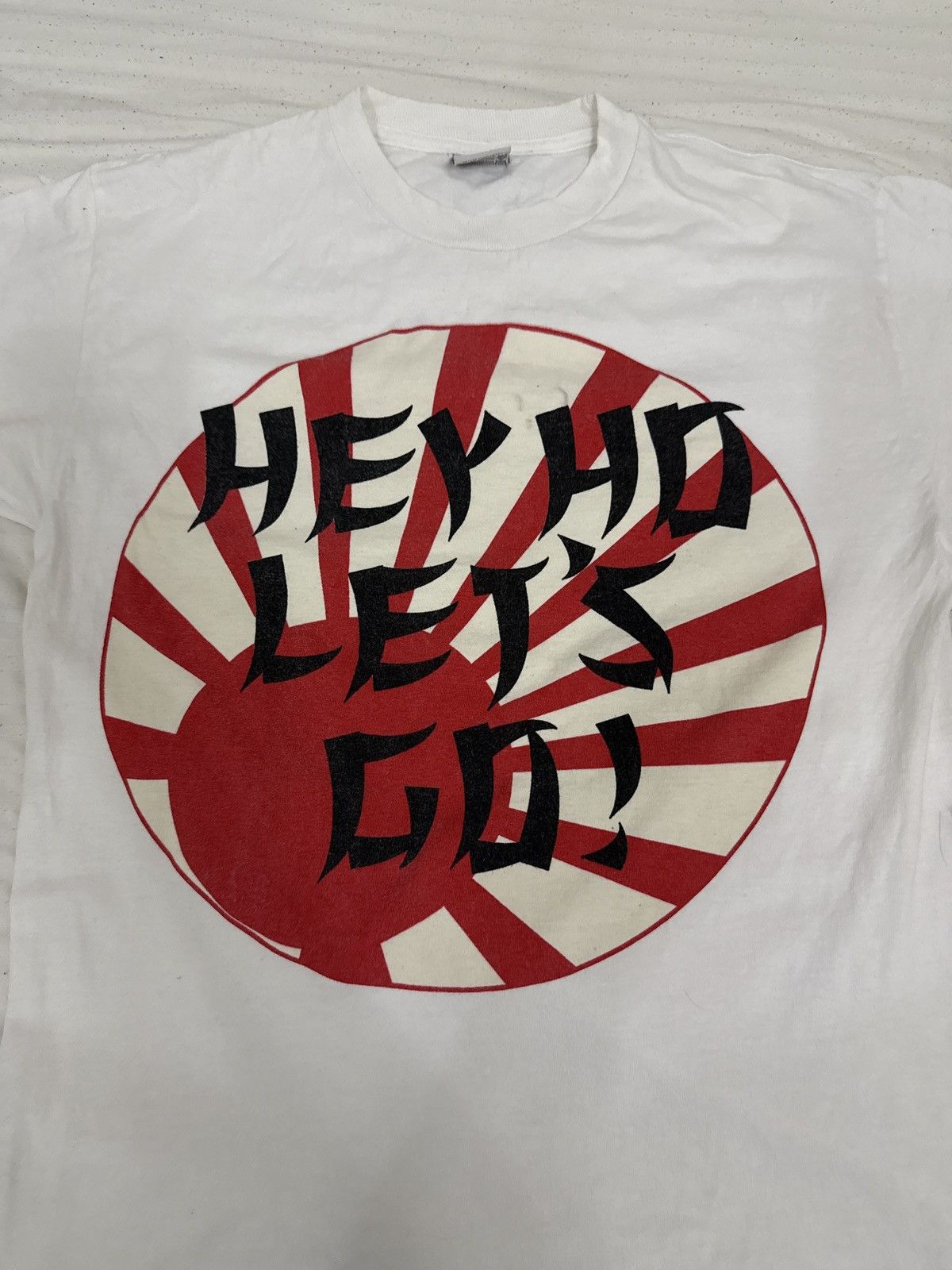 Vintage Y2K Answer HEY HO LET’S GO! ライジングサンTee USA製 Size US M / EU 48-50 / 2 - 1 Thumbnail