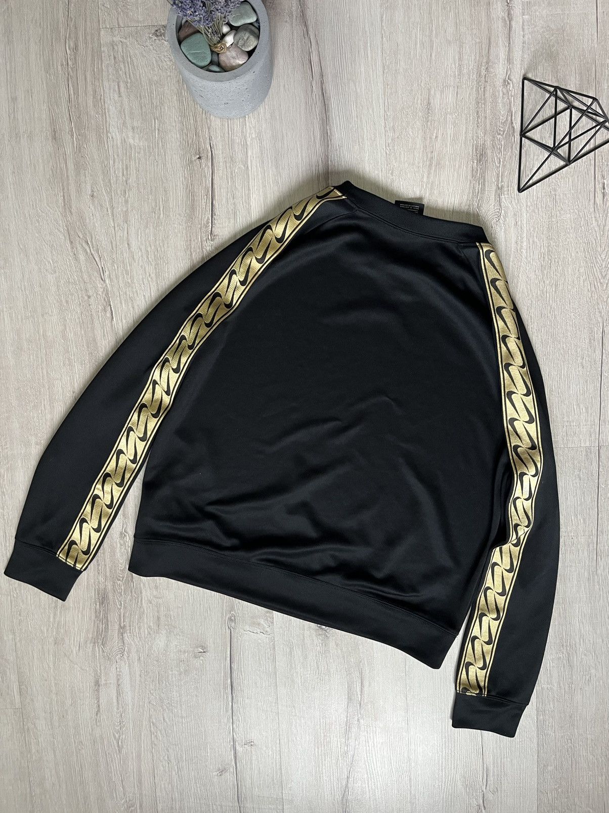 Nike Nike Sportswear Womens Logo Tape Crew Sweatshirt Pullover Size S / US 4 / IT 40 - 2 Thumbnail