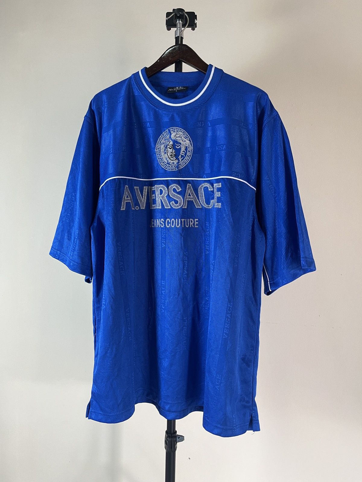 Versace Jeans Couture Vintage A. Versace Embroidery Emboss Jersey Size US L / EU 52-54 / 3 - 1 Thumbnail
