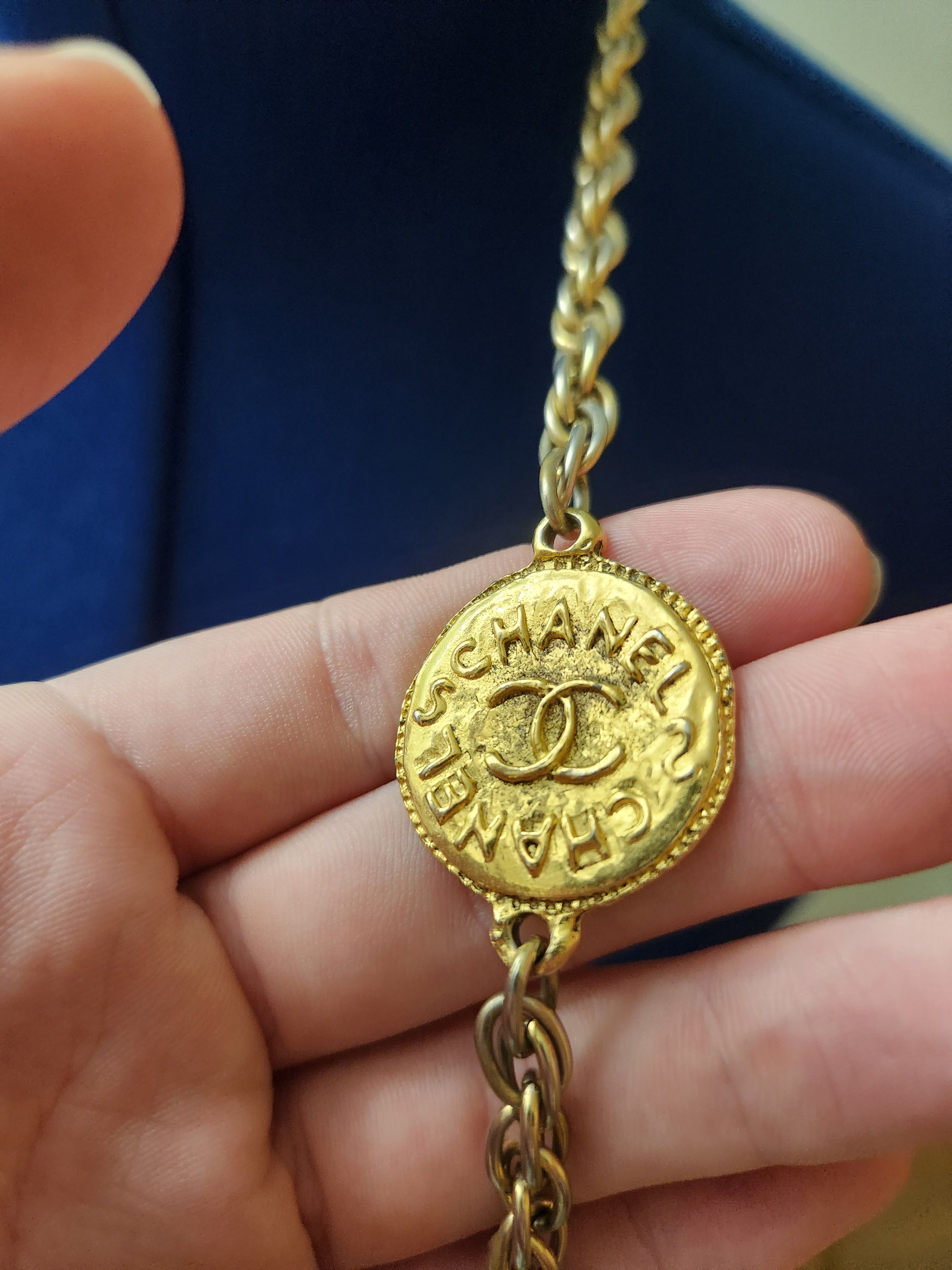 Archival Vintage CHANEL Medallion chain - View 4