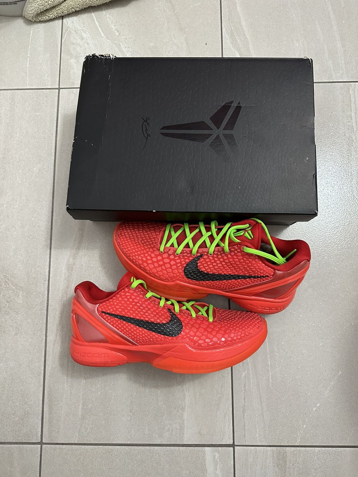 Nike Kobe 6 ‘Reverse Grinch’ Size US 9 / EU 42 - 1 Thumbnail