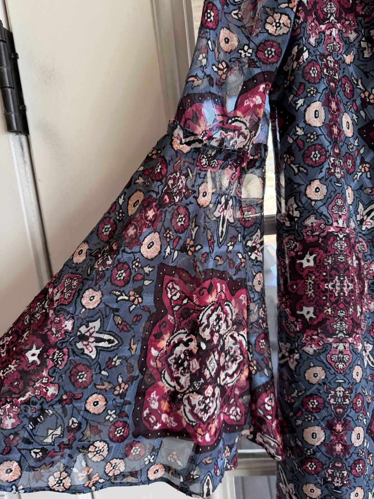 Other WHBMBoho Floral Bell Sleeve Dress Blue Rose S Size Size S / US 4 / IT 40 - 6 Thumbnail