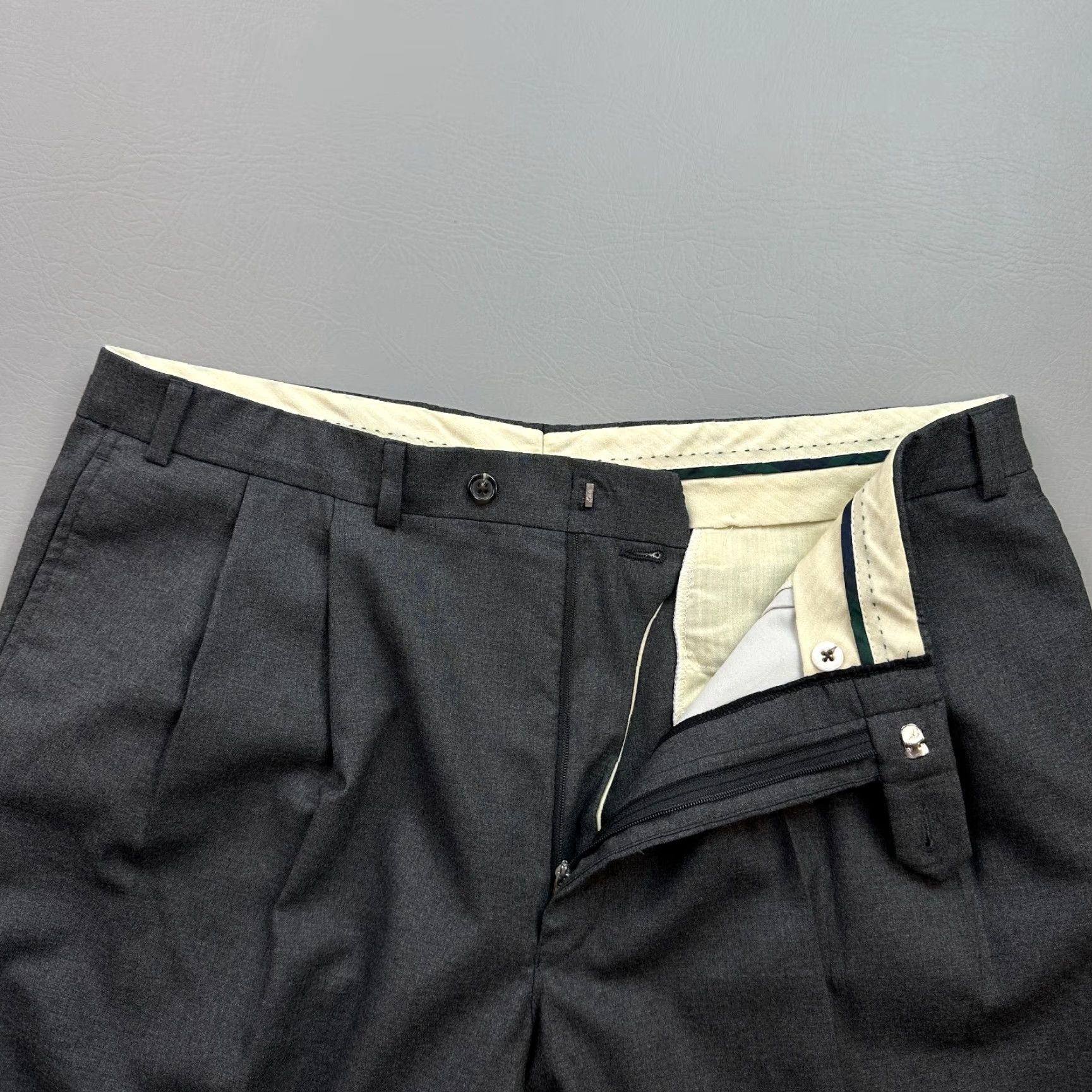 Ralph Lauren Lauren Ralph Lauren Pants Mens 36x30 Gray Wool Pleated Total Comfort Trouser Size US 36 / EU 52 - 7 Thumbnail