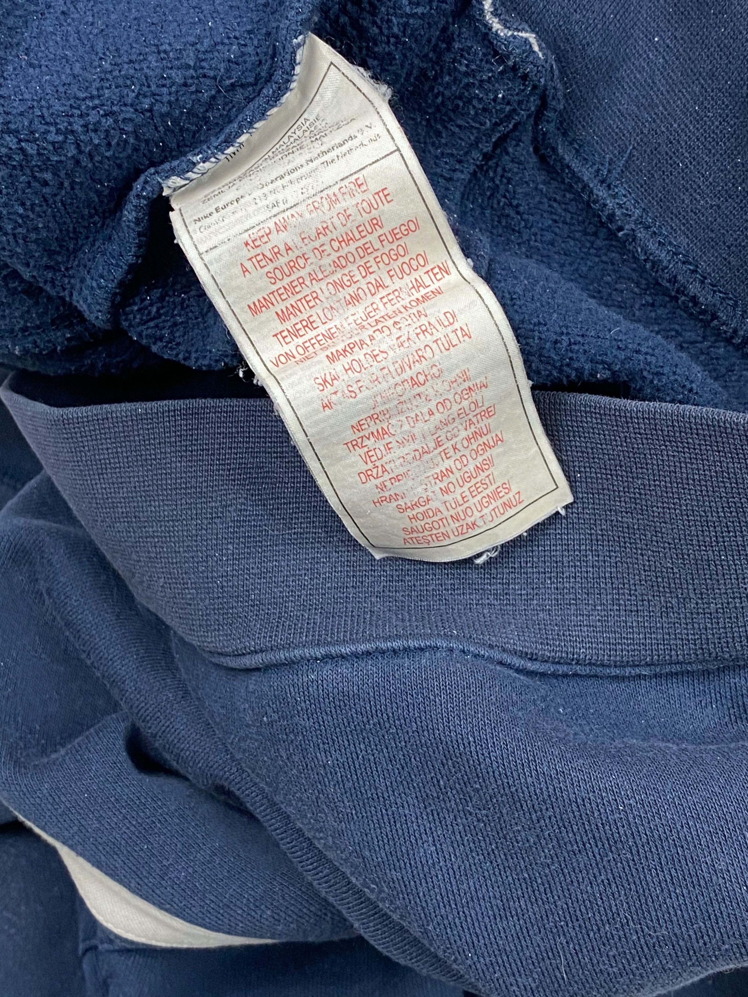 Nike Vintage NIKE AIR Navy Big Logo Hoodie M764 Size US L / EU 52-54 / 3 - 6 Thumbnail