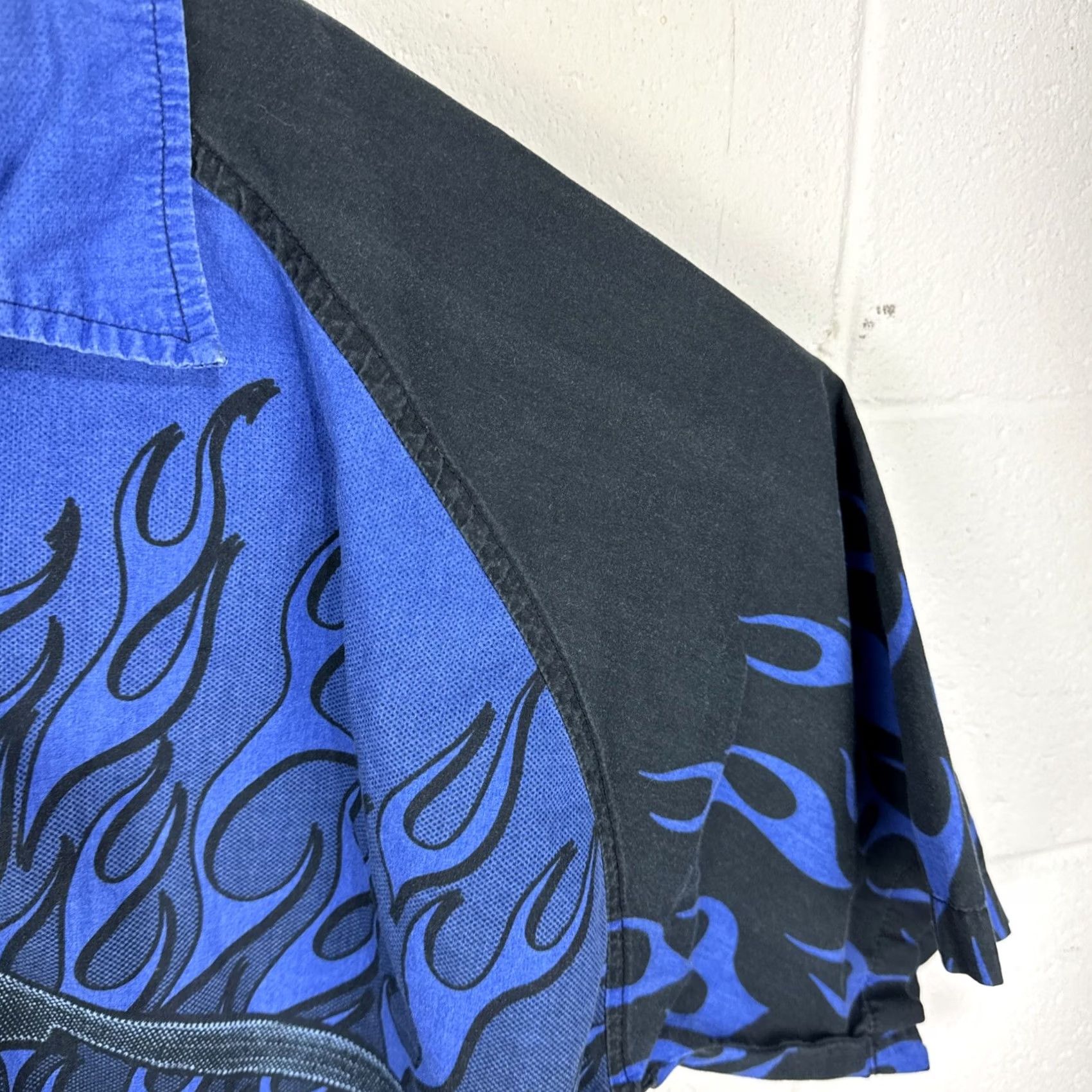 Vintage VINTAGE No Boundaries Shirt Large Blue Flame Black Button Up Short Sleeve Car Size US L / EU 52-54 / 3 - 6 Thumbnail