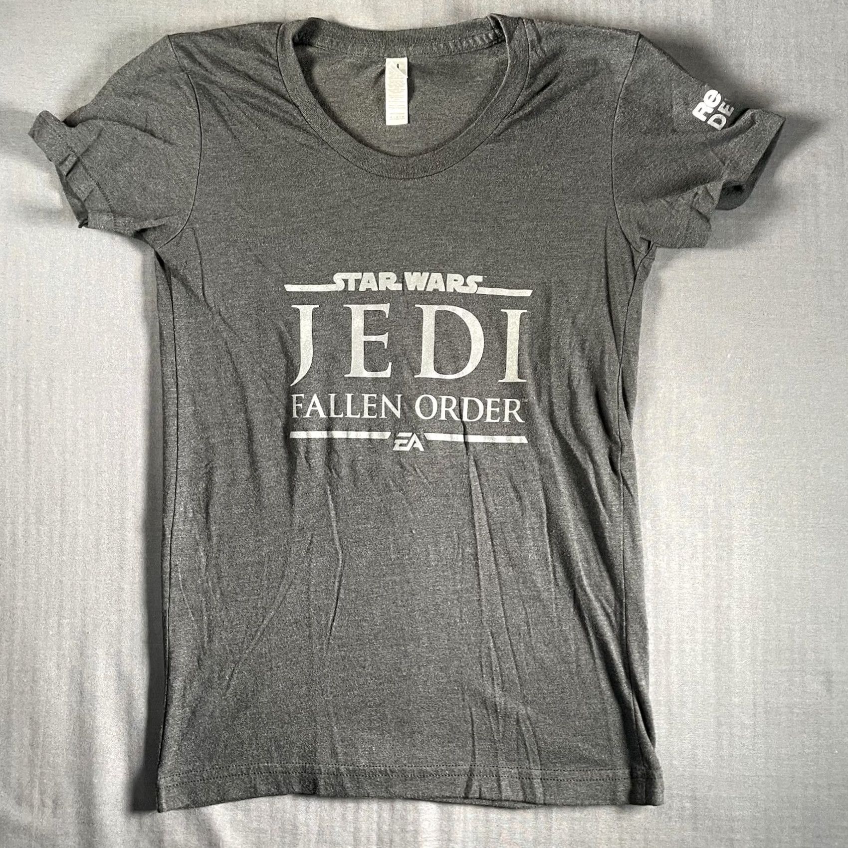 Star Wars Star Wars Shirt Women M Gray Jedi Fallen Order Respawn Dev Team Star Wars Crew Shirt M Womens Gray Jedi Fallen Order Respawn Dev Team Size M / US 6-8 / IT 42-44 - 3 Thumbnail