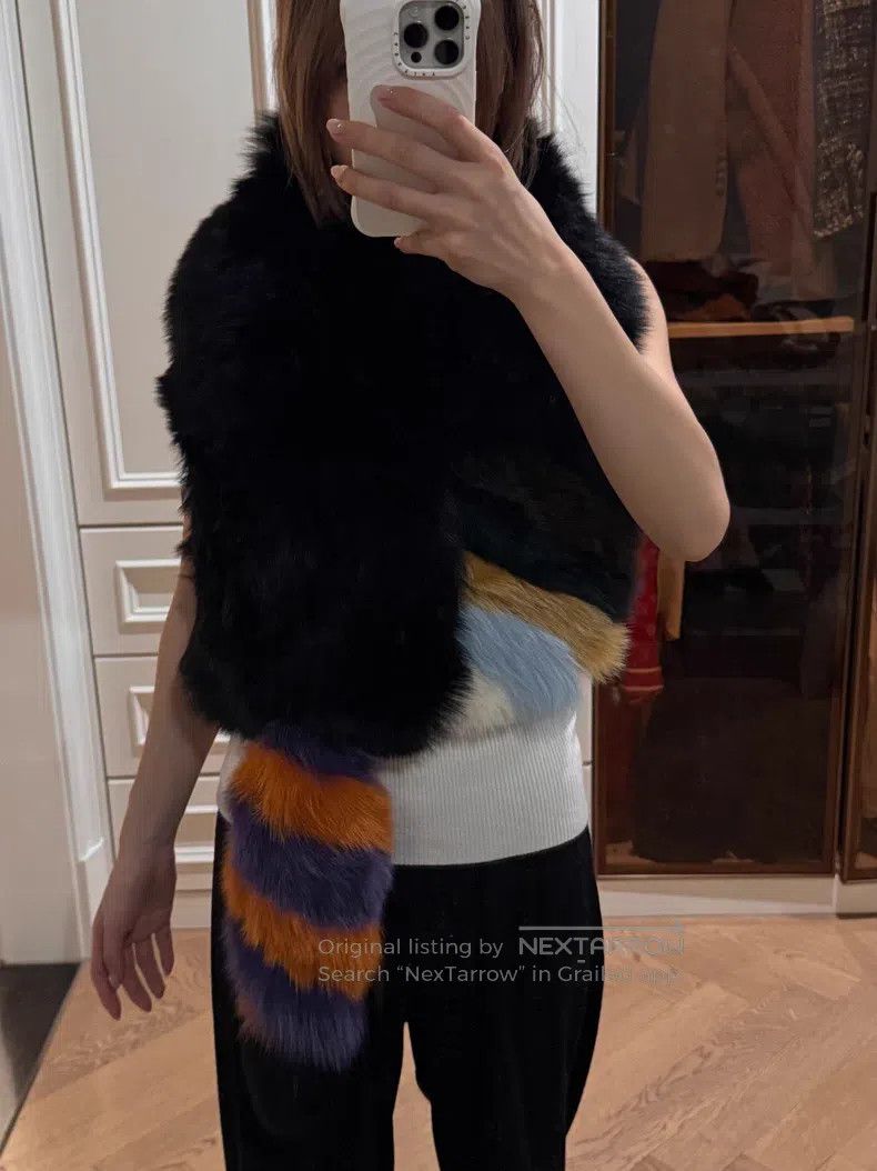 Fendi Fendi size 16x140cm Black Patchwork Fox Fur Shawl Size ONE SIZE - 6 Thumbnail