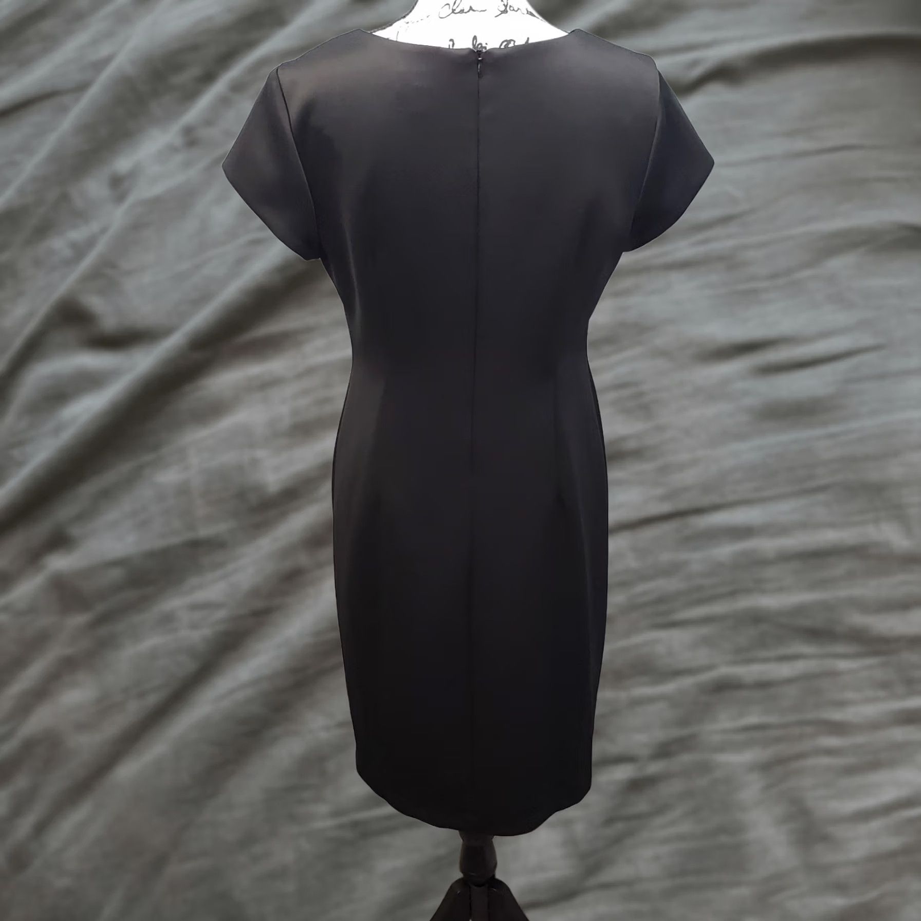 Vintage Connected Womens Bodycon Dress 10 Black Tan Cap Sleeve Back Zip V-Neck Stretch Geometric Square Pattern 38" Length 16" Chest 38" Length 38" Mens? Size L / US 10 / IT 46 - 1 Thumbnail