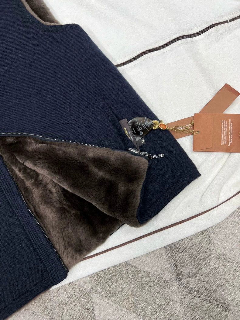 Loro Piana LORO PIANA Sheepskin fur vest for two sides Size US M / EU 48-50 / 2 - 3 Thumbnail