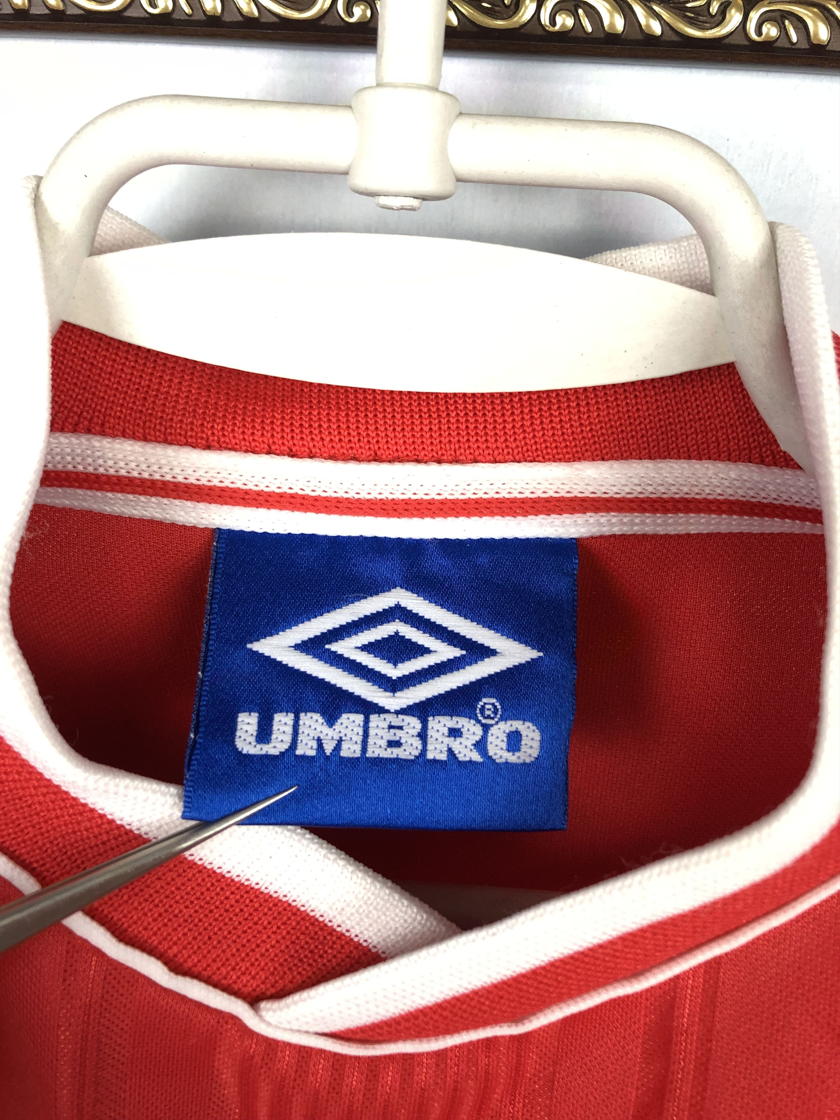 Umbro Ajax Home football shirt Umbro Soccer Jersey Rare Boys Size US XXS / EU 40 - 4 Thumbnail
