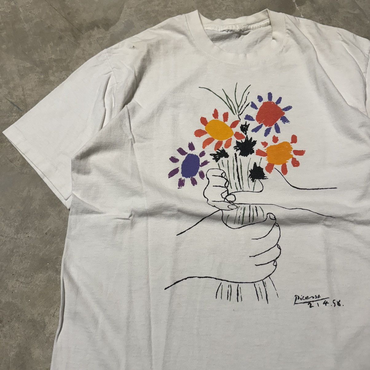 Vintage vintage 90s faded Picasso flowers faded art t-shirt large Size US L / EU 52-54 / 3 - 2 Thumbnail