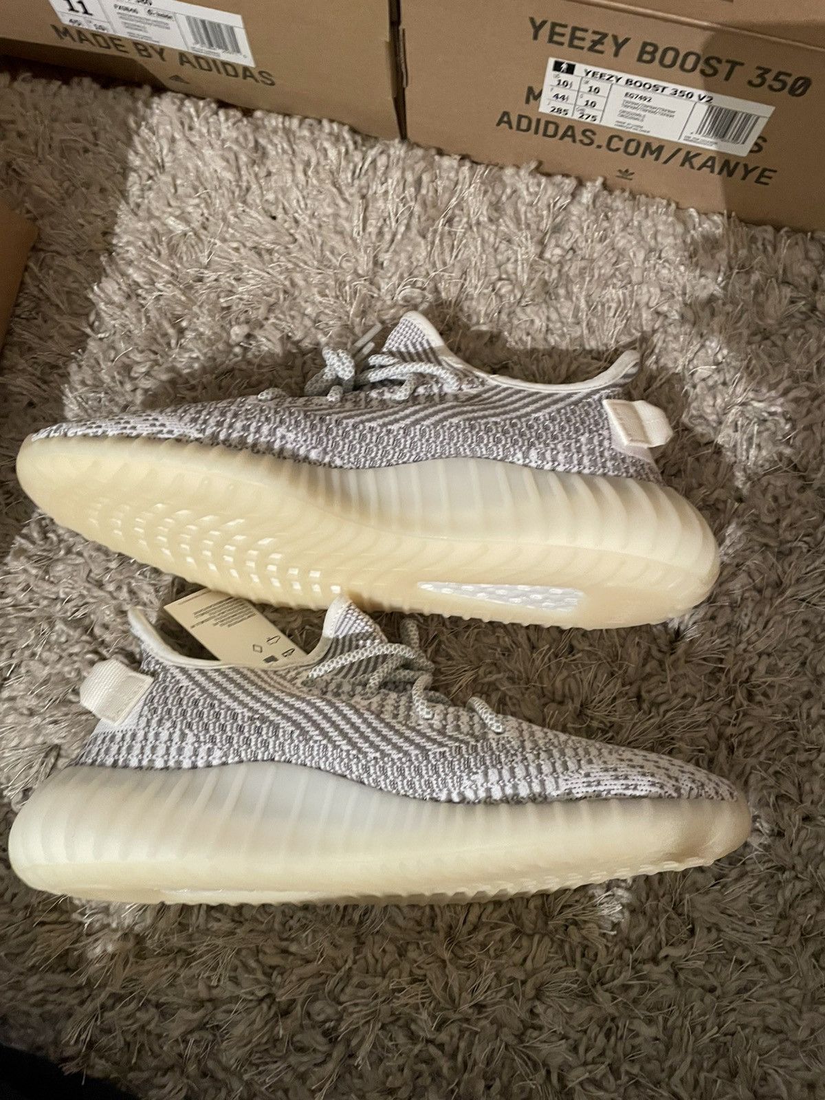 Yeezy Yeezy 350 V2 Static Non-Reflective Size US 10 / EU 43 - 3 Thumbnail