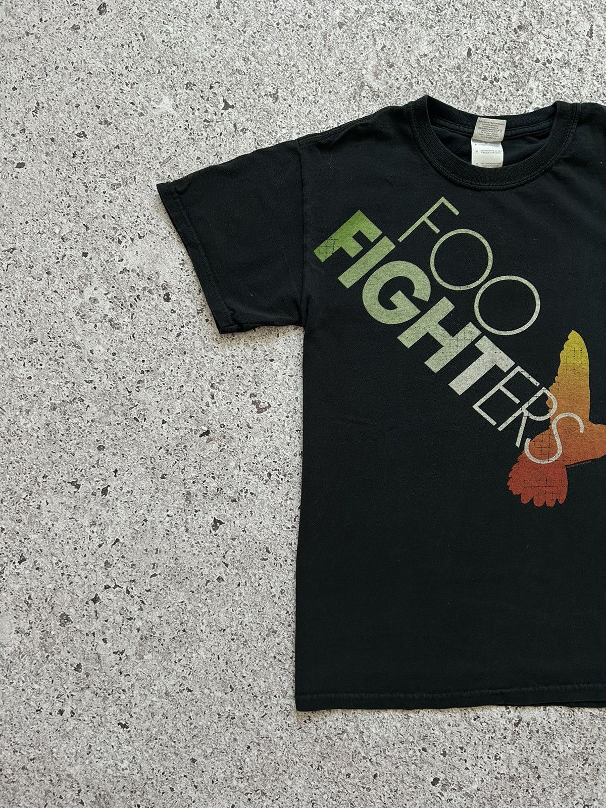 Band Tees × Vintage Vintage Rock Band Foo Fighters T-shirt 2008 Graphic Tee Size US S / EU 44-46 / 1 - 2 Thumbnail