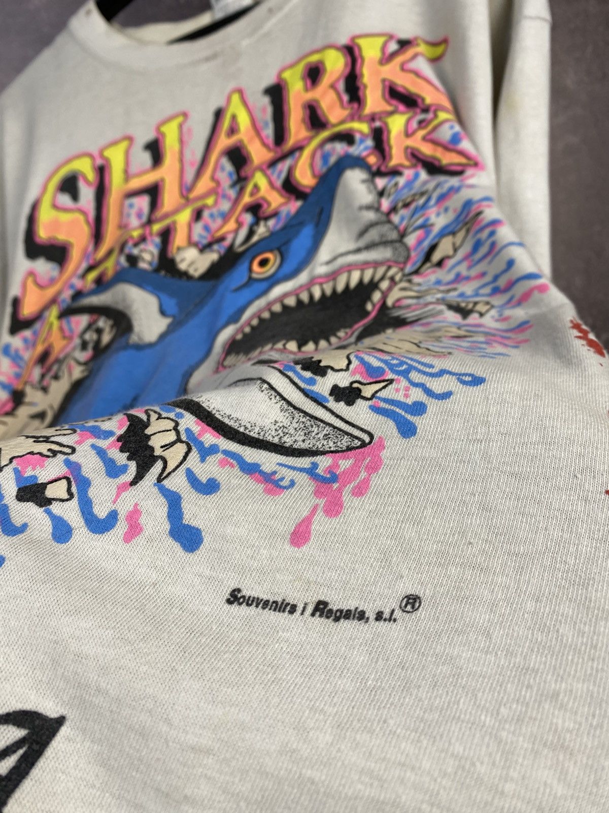 Vintage 80s Vintage Shark Attack 3D Bite Art Single Stitch Tees Size US S / EU 44-46 / 1 - 9 Thumbnail