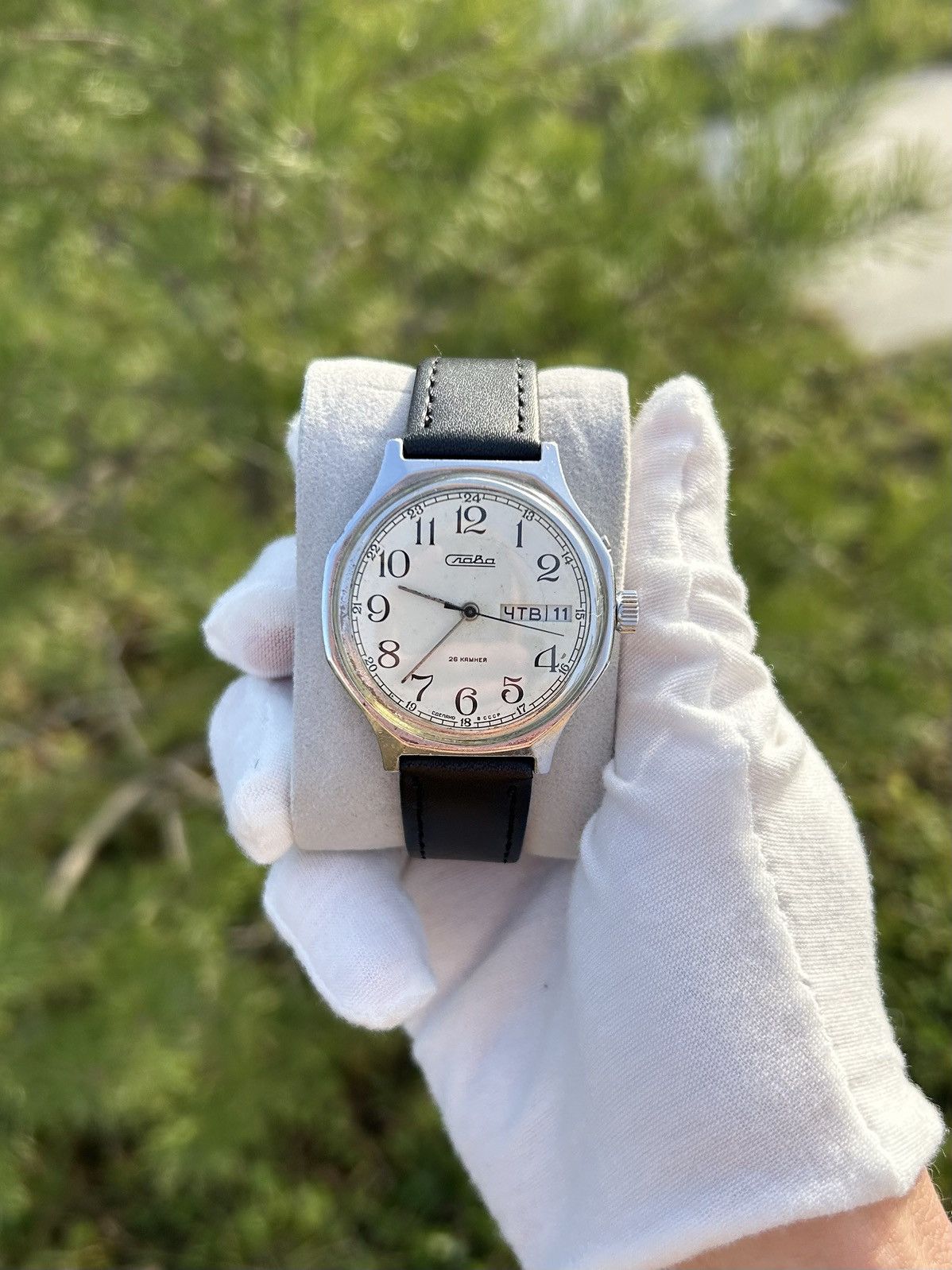 Vintage Vintage Watch Slava Mechanical Made in USSR Authentic 1980s Size ONE SIZE - 1 Thumbnail