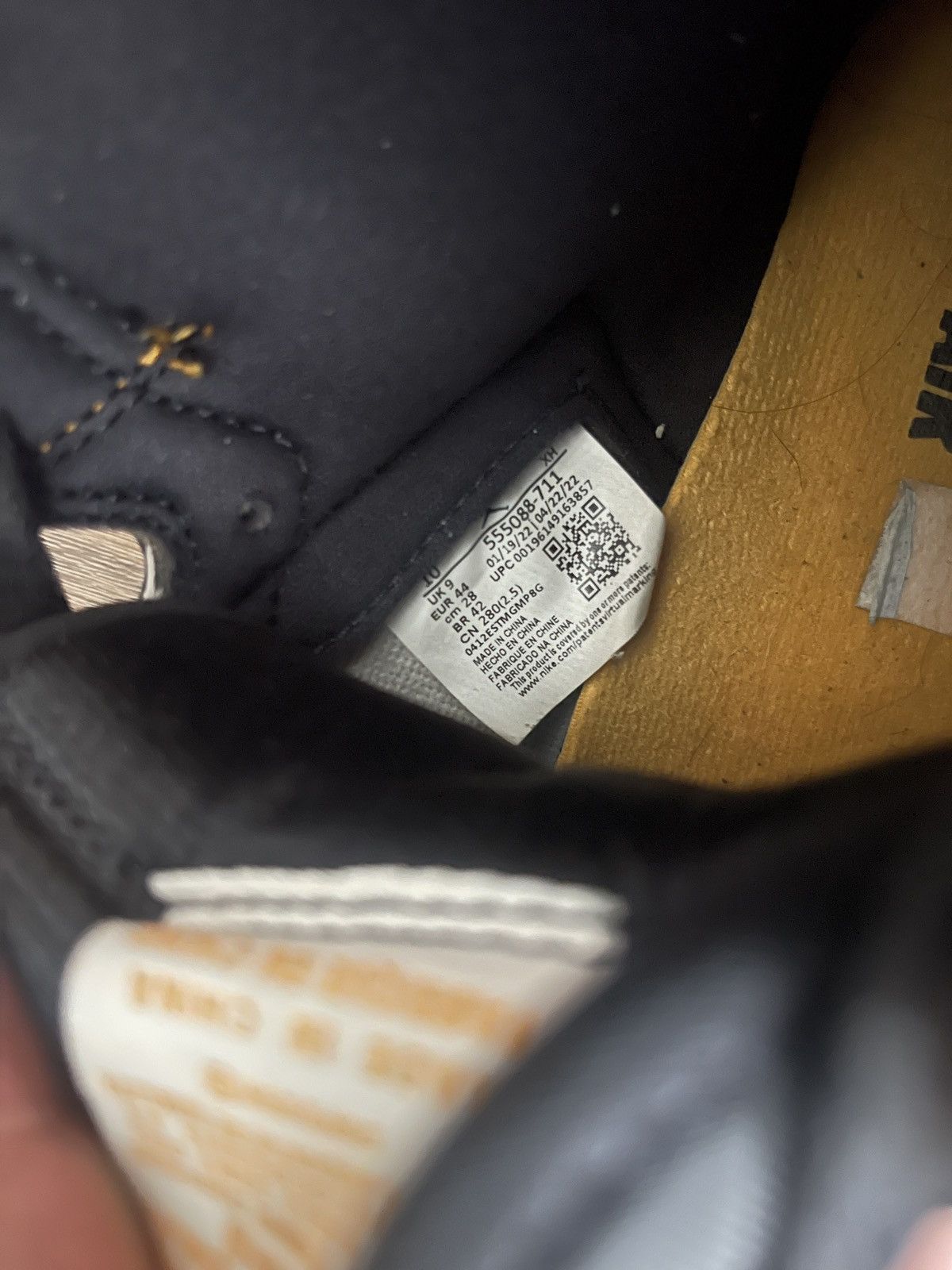 Jordan Brand × Nike Air Jordan 1 Retro High Og Yellow Toe Size US 10 / EU 43 - 7 Thumbnail