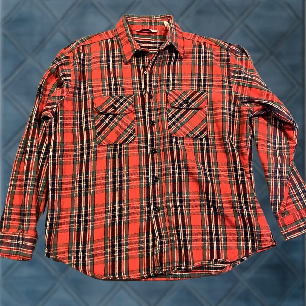 Vintage VINTAGE WearGuard Shirt XL Red Heavyweight Plaid Button Up Flannel Men's Size Size US XL / EU 56 / 4 - 1 Thumbnail