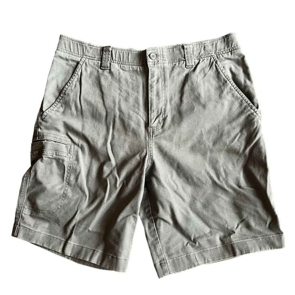 L.L. Bean ☀️ L.L. Bean Natural Fit Shorts with Pockets ☀️ Size US 33 - 1 Thumbnail