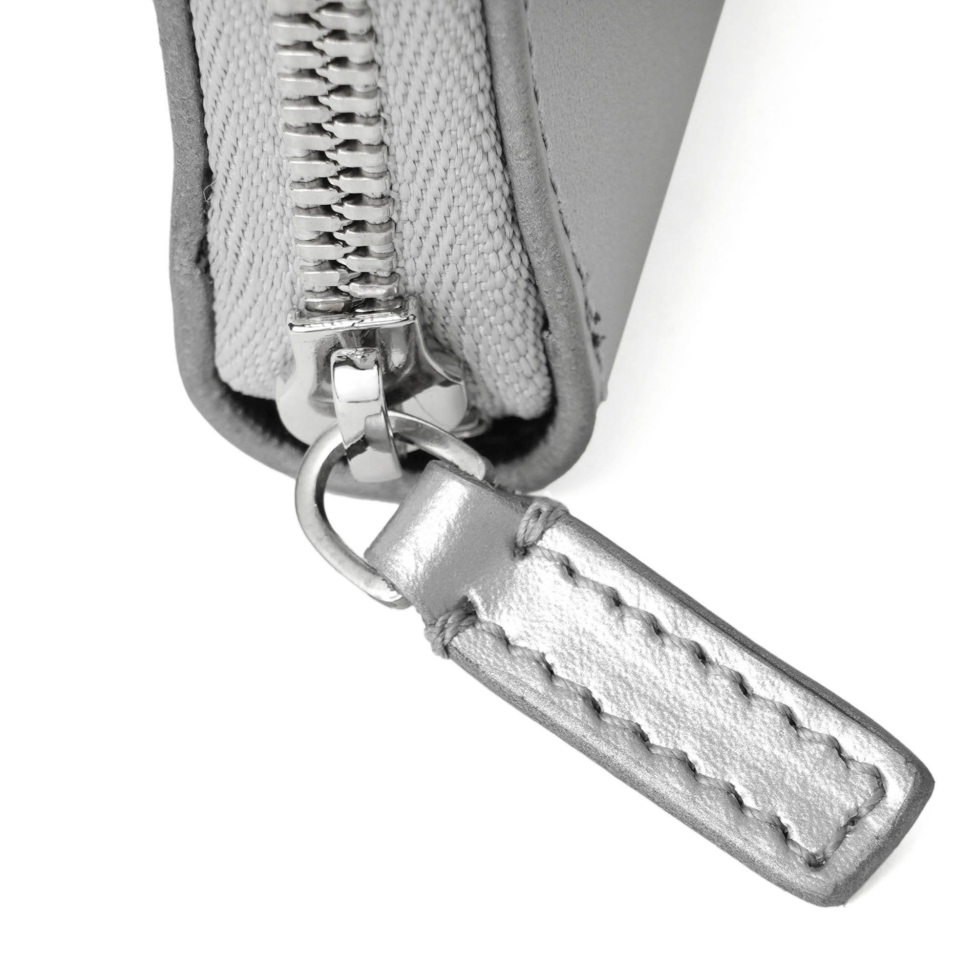 Balenciaga o1mt1gz0924 Size: OS / Essential Continental Wallet Silver Size ONE SIZE - 8 Thumbnail