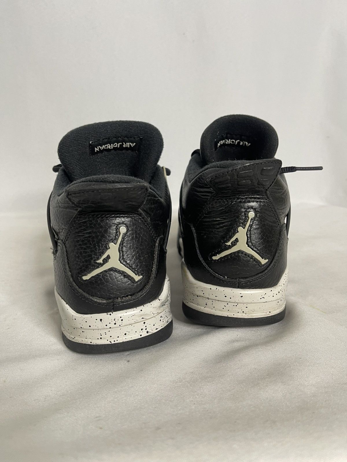 Nike 2015 Nike Air Jordan 4 Retro LS "Oreo" Sneakers (11 Mens) Size US 11 / EU 44 - 5 Thumbnail