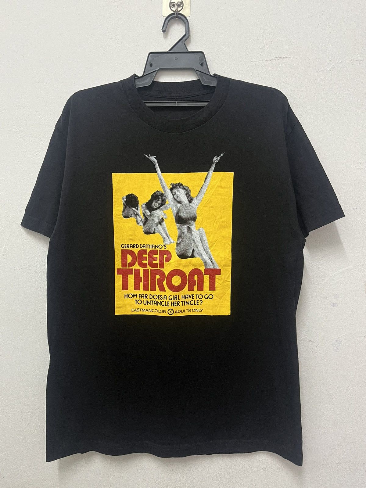 Vintage Vintage 90’s Deep Throat Movie Tee Size US L / EU 52-54 / 3 - 1 Thumbnail