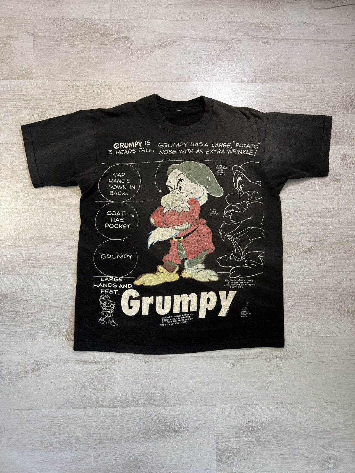 Disney 90’s Vintage Disney Snow White Seven Dwarfs Grumpy Faded Tee Size US XL / EU 56 / 4 - 1 Thumbnail