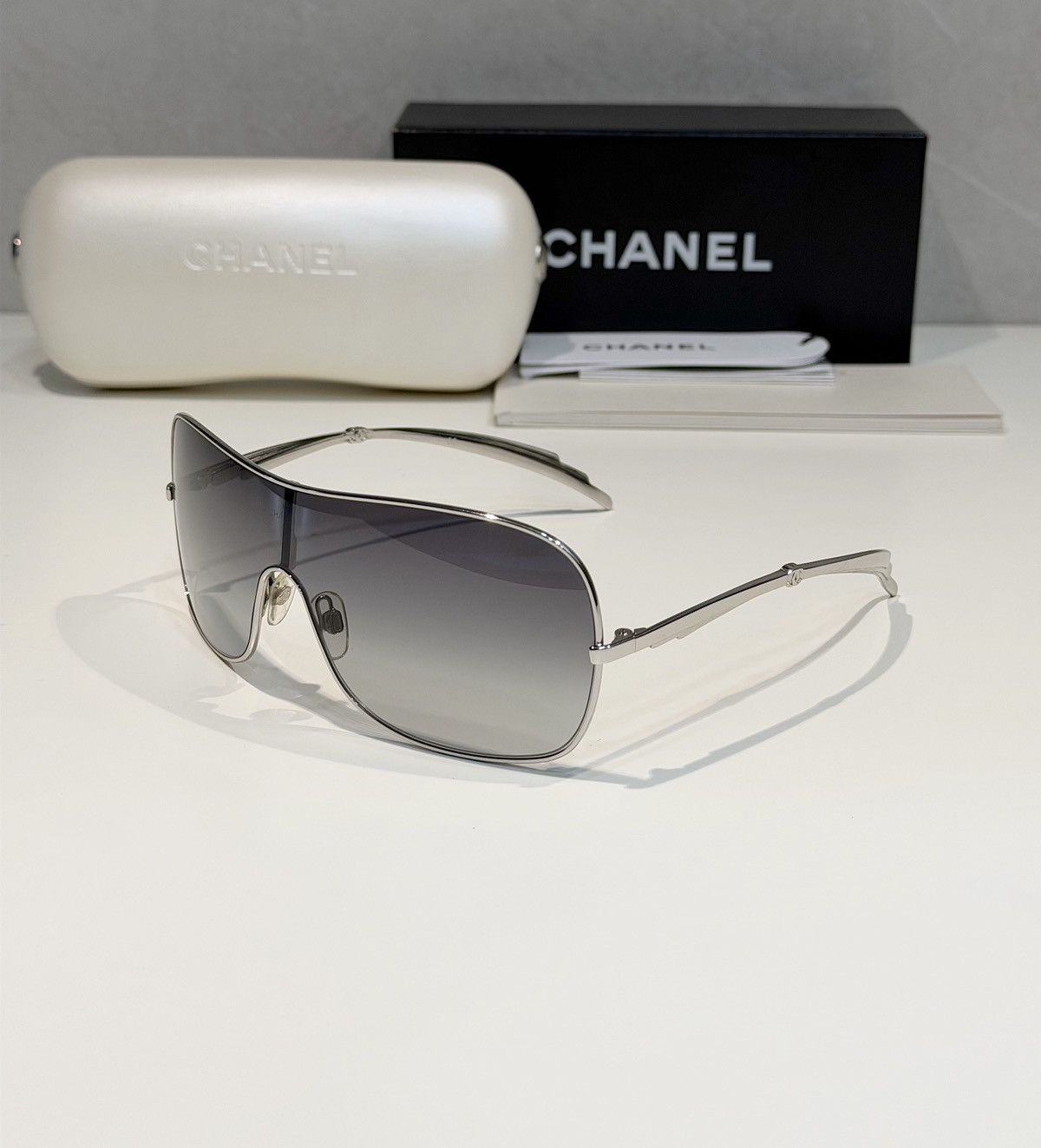 CHANEL Mask CC Logo Sunglasses 4175 runway Shield Vintage