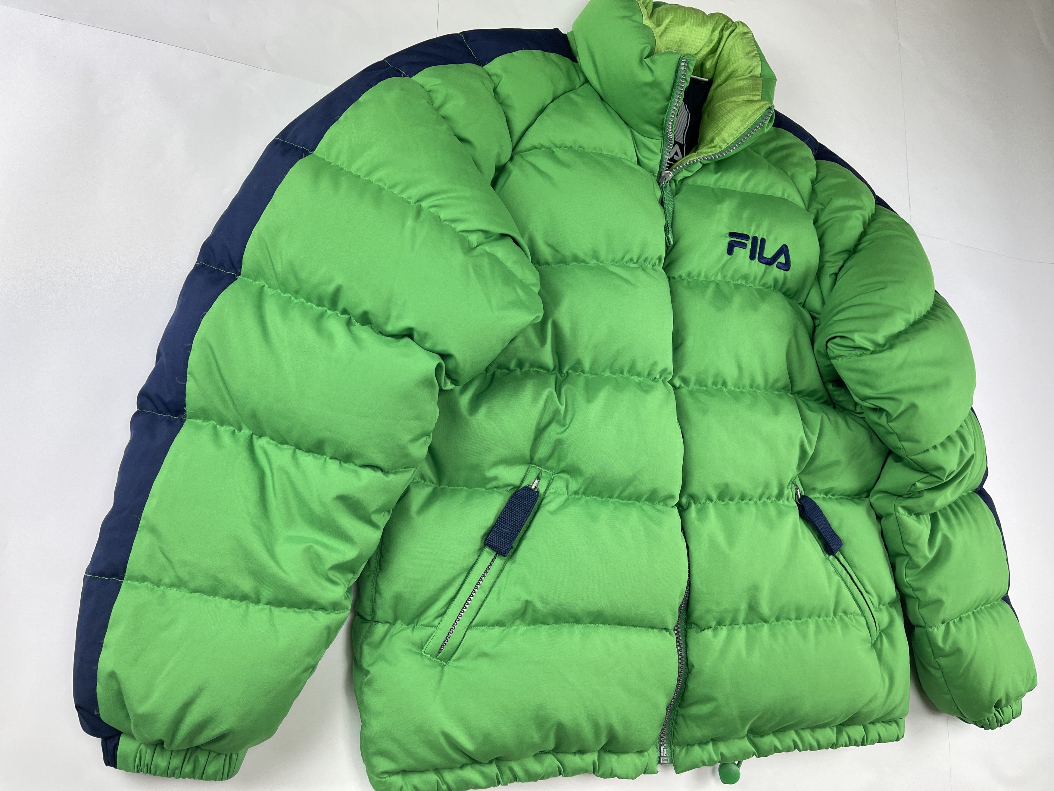 Fila Fila puffer jacket, 90s hip hop, 1990s skater Y2K size S Size US S / EU 44-46 / 1 - 10 Thumbnail