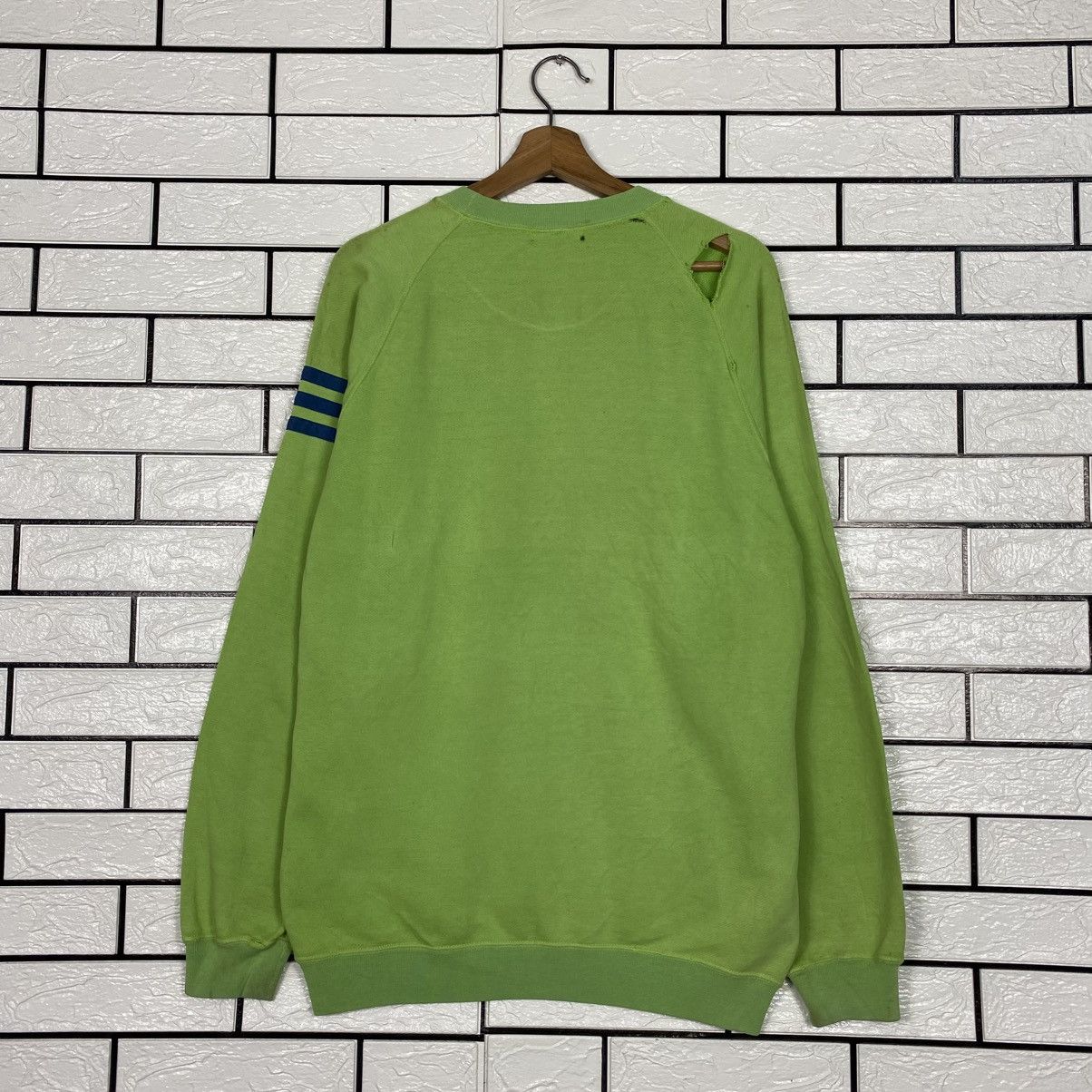 Adidas Vintage Sweatshirt Adidas Striped Design Size US L / EU 52-54 / 3 - 9 Thumbnail