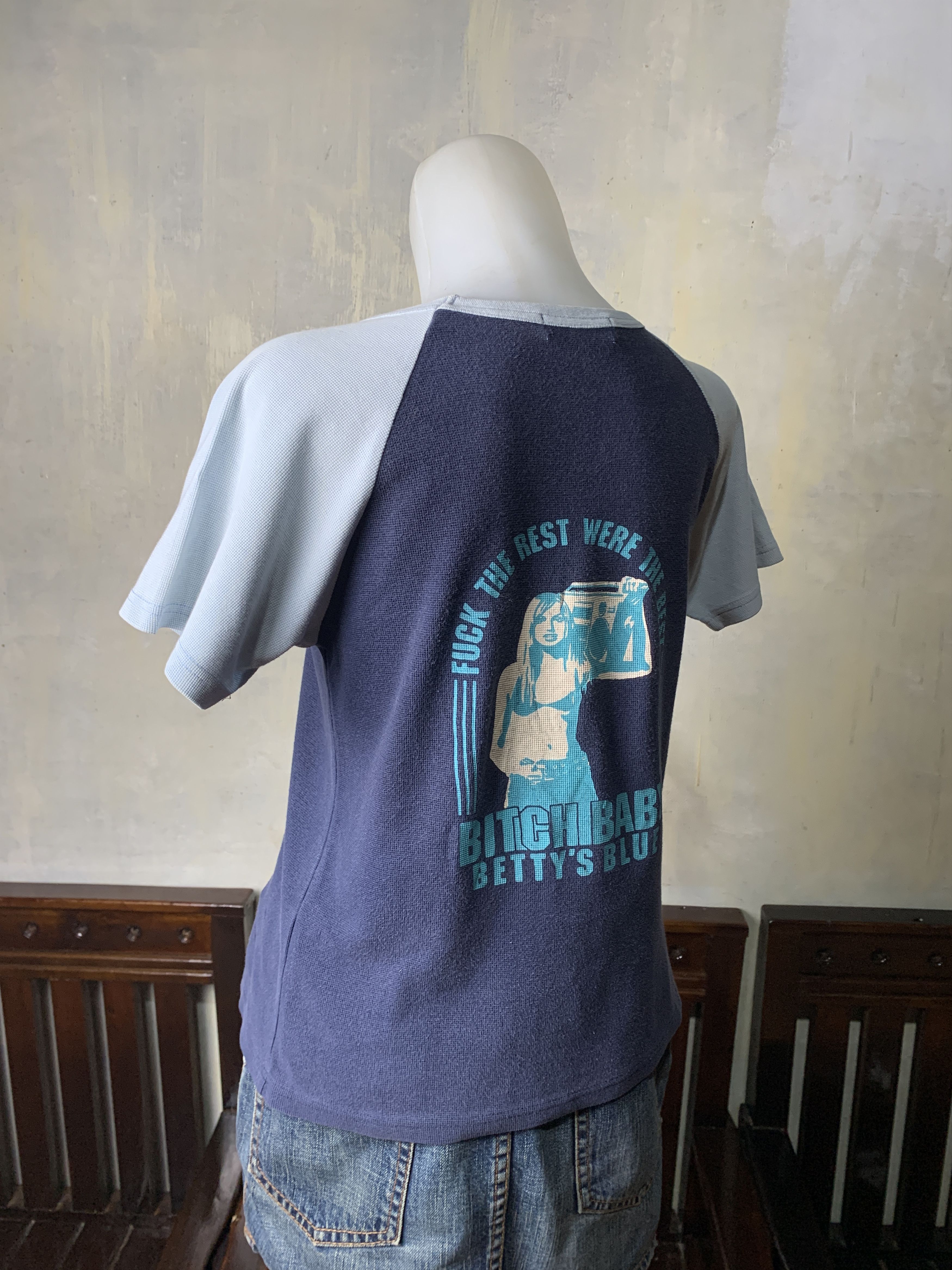 Japanese Brand 2000s Betty Blue Girl Graphic Tee (S) Size S / US 4 / IT 40 - 2 Thumbnail