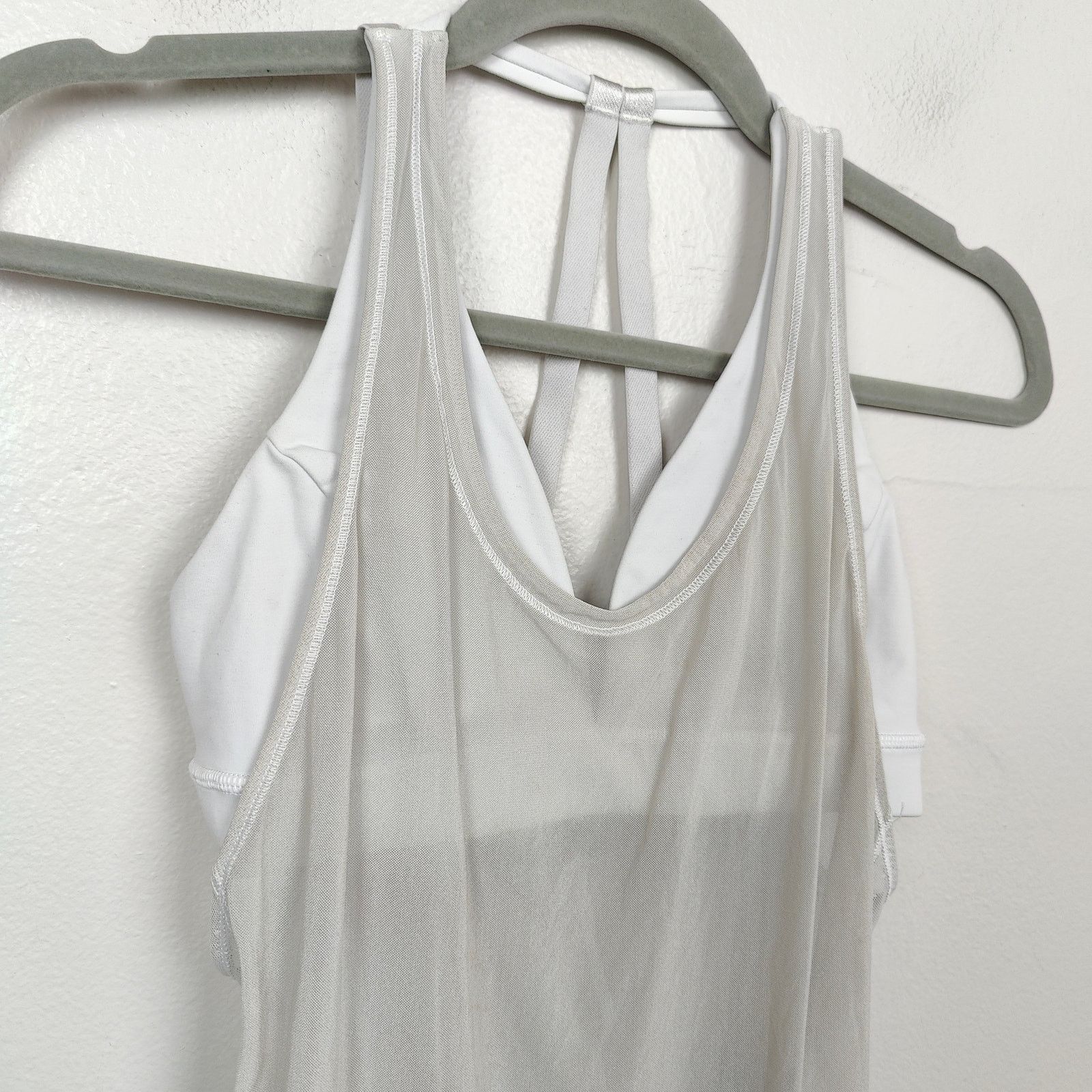 Lululemon Lululemon Revitalize Bra Tank Top White Gray Mesh Sheer Size XS / US 0-2 / IT 36-38 - 2 Thumbnail