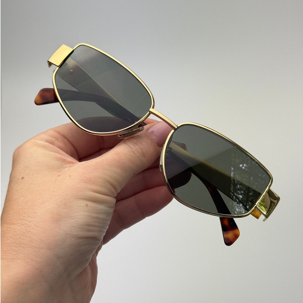 Celine NEW Celine Sunglasses Metal Triomphe CL40293U 30N Gold Green Size ONE SIZE - 8 Thumbnail