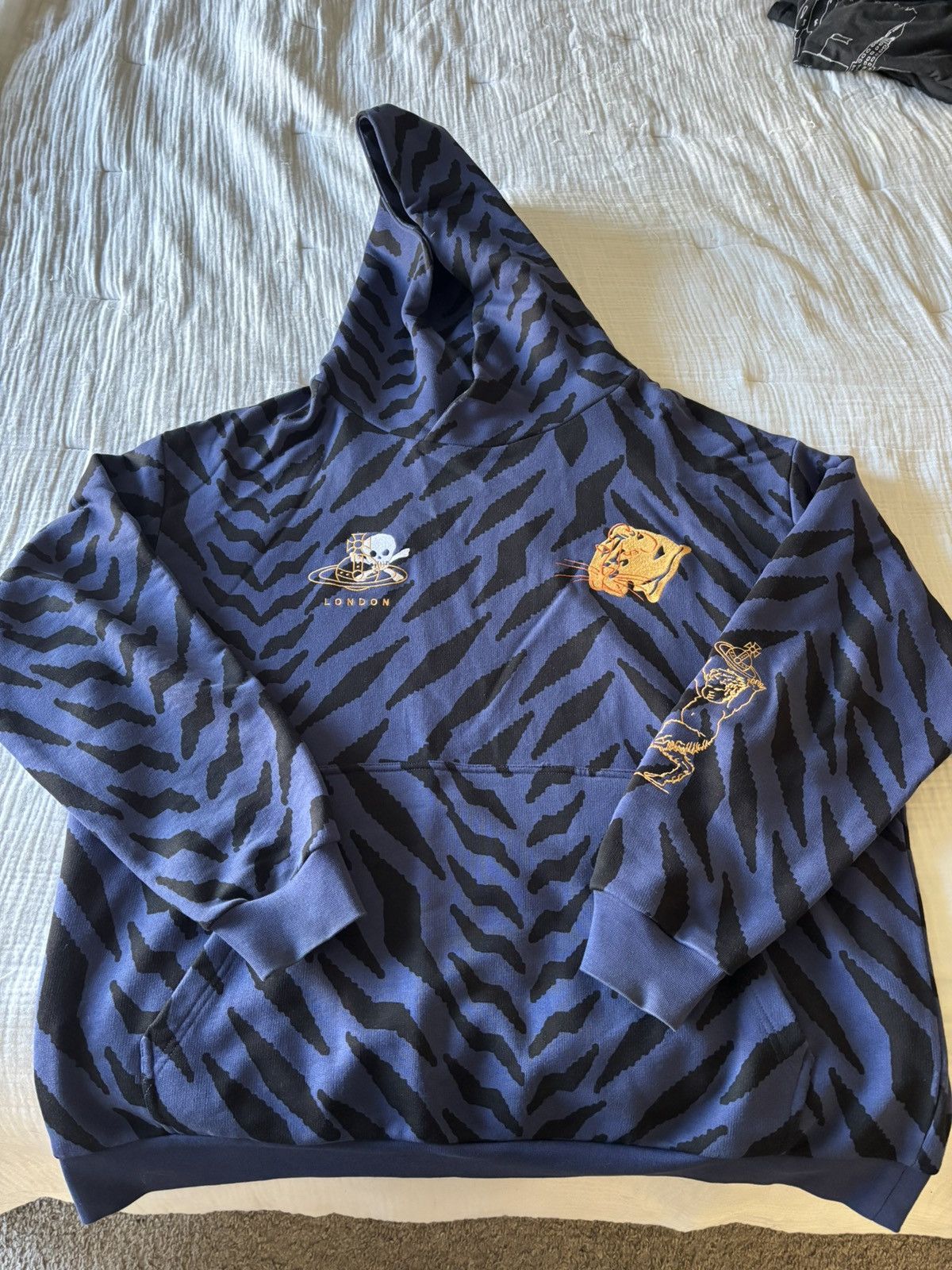 Vivienne Westwood VIVIENNE WESTWOOD OVERSIZED HOODIE Size US XXL / EU 58 / 5 - 1 Thumbnail