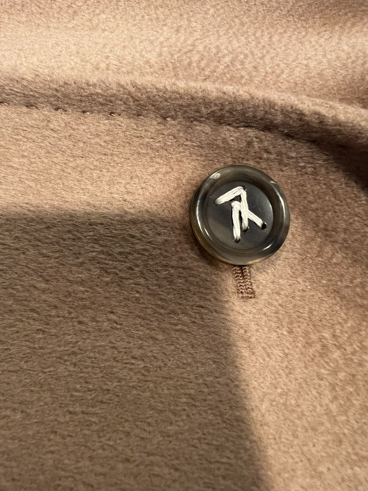 Louis Vuitton Louis Vuitton men’s camel overcoat. 48/M. $5100 Size US M / EU 48-50 / 2 - 3 Thumbnail