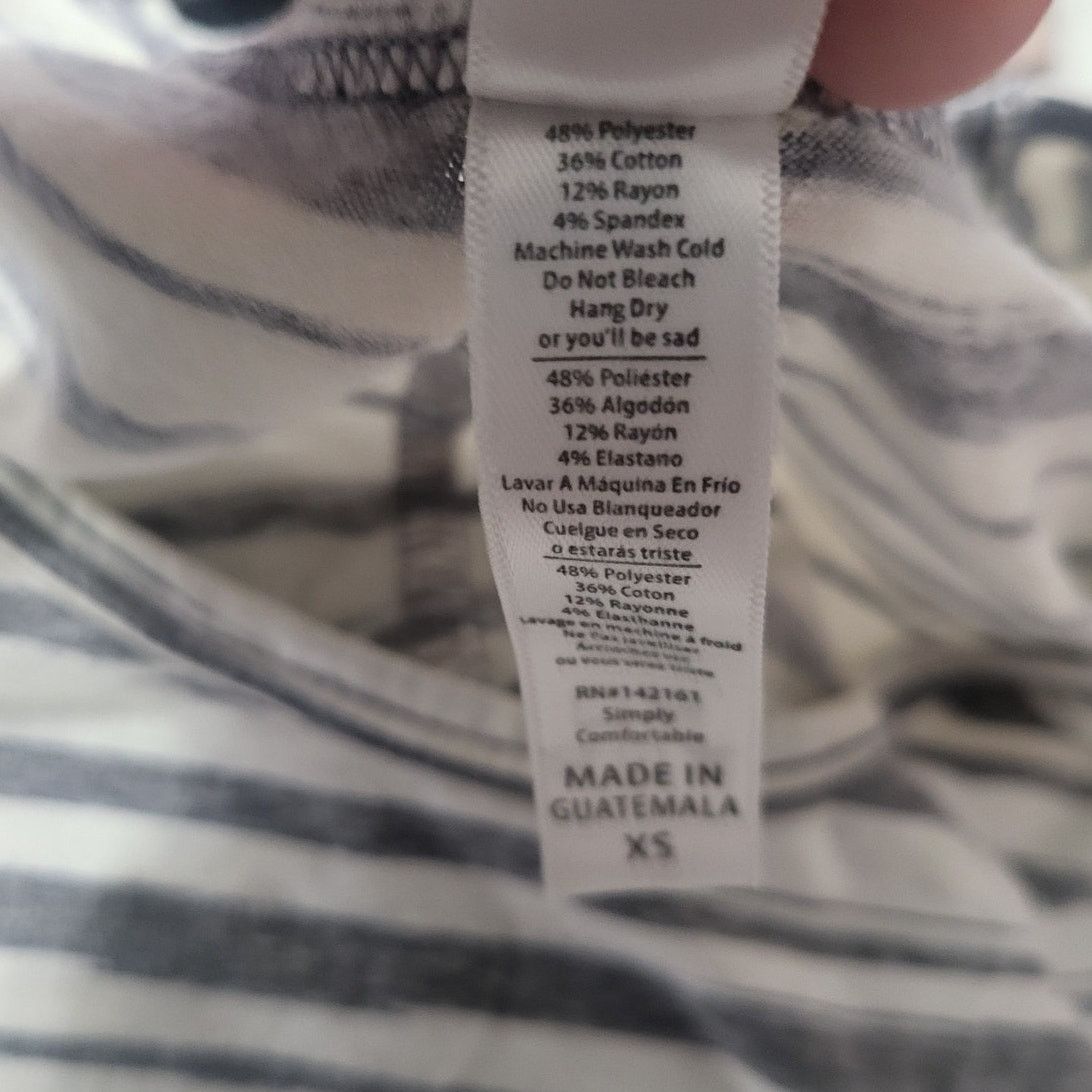 Other LuLaRoe White with Gray Stripes Perfect T - XS Size XS / US 0-2 / IT 36-38 - 4 Thumbnail