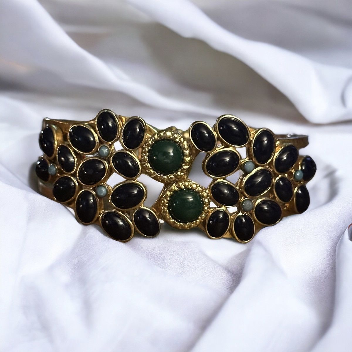 Other Cabochon stones gold tone hinged bangle bracelet Size ONE SIZE - 1 Thumbnail