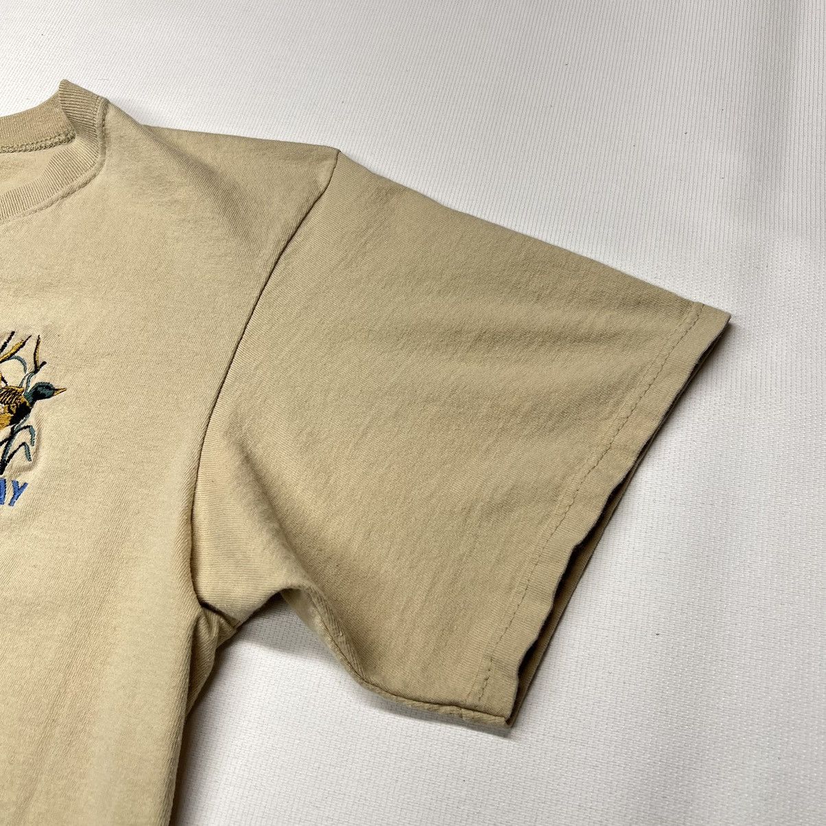 Vintage VTG Cape May Tee Shirt Beige Embroidered Bird New Jersey USA Size US L / EU 52-54 / 3 - 2 Thumbnail