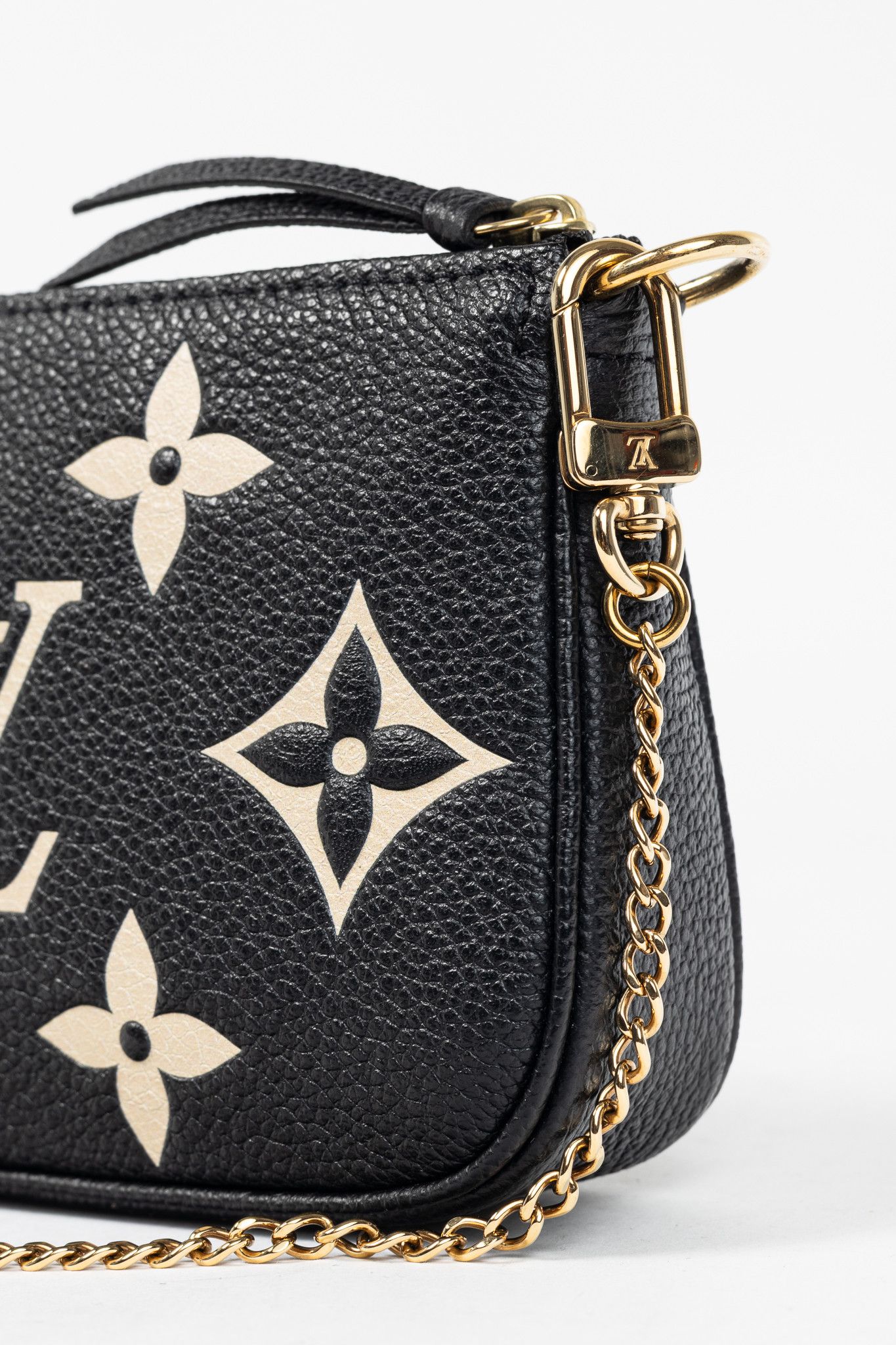 Louis Vuitton Louis Vuitton Mini Pochette Accessoires Monogram Empreinte Size ONE SIZE - 5 Thumbnail