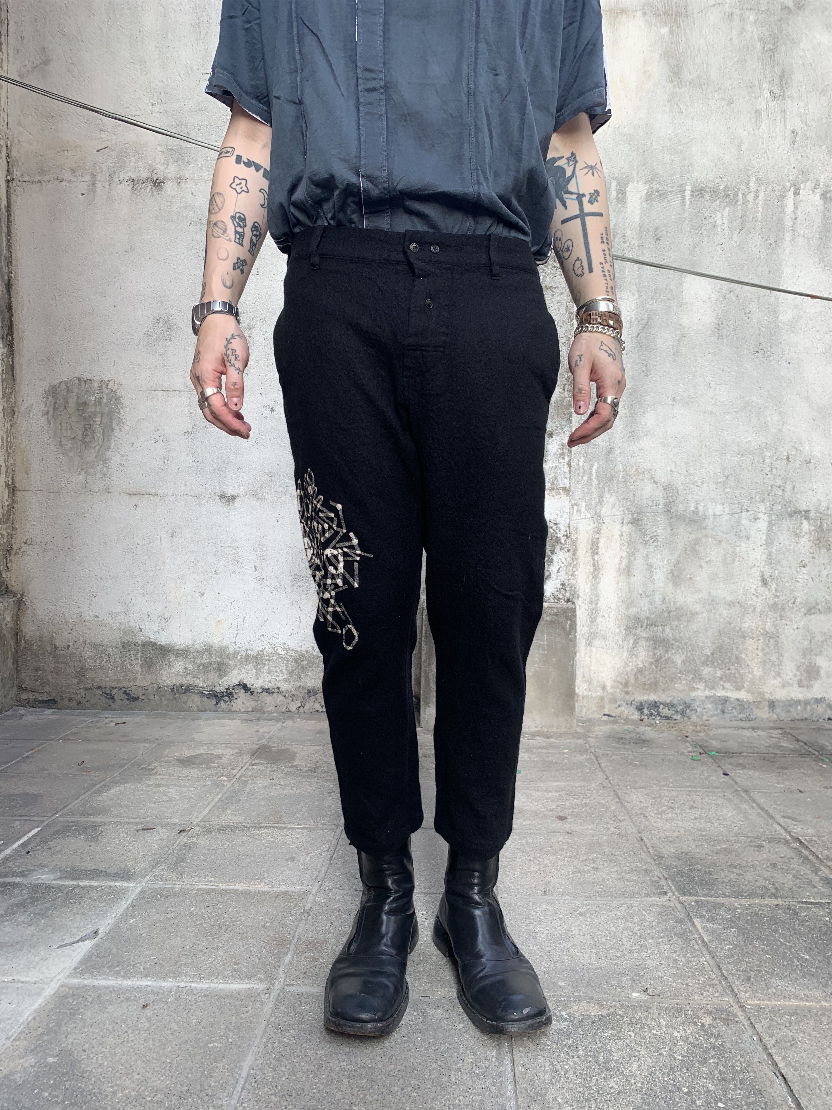 Yohji Yamamoto Yohji Yamamoto Lo-Waist Print Cropped Pants Size US 34 / EU 50 - 1 Thumbnail