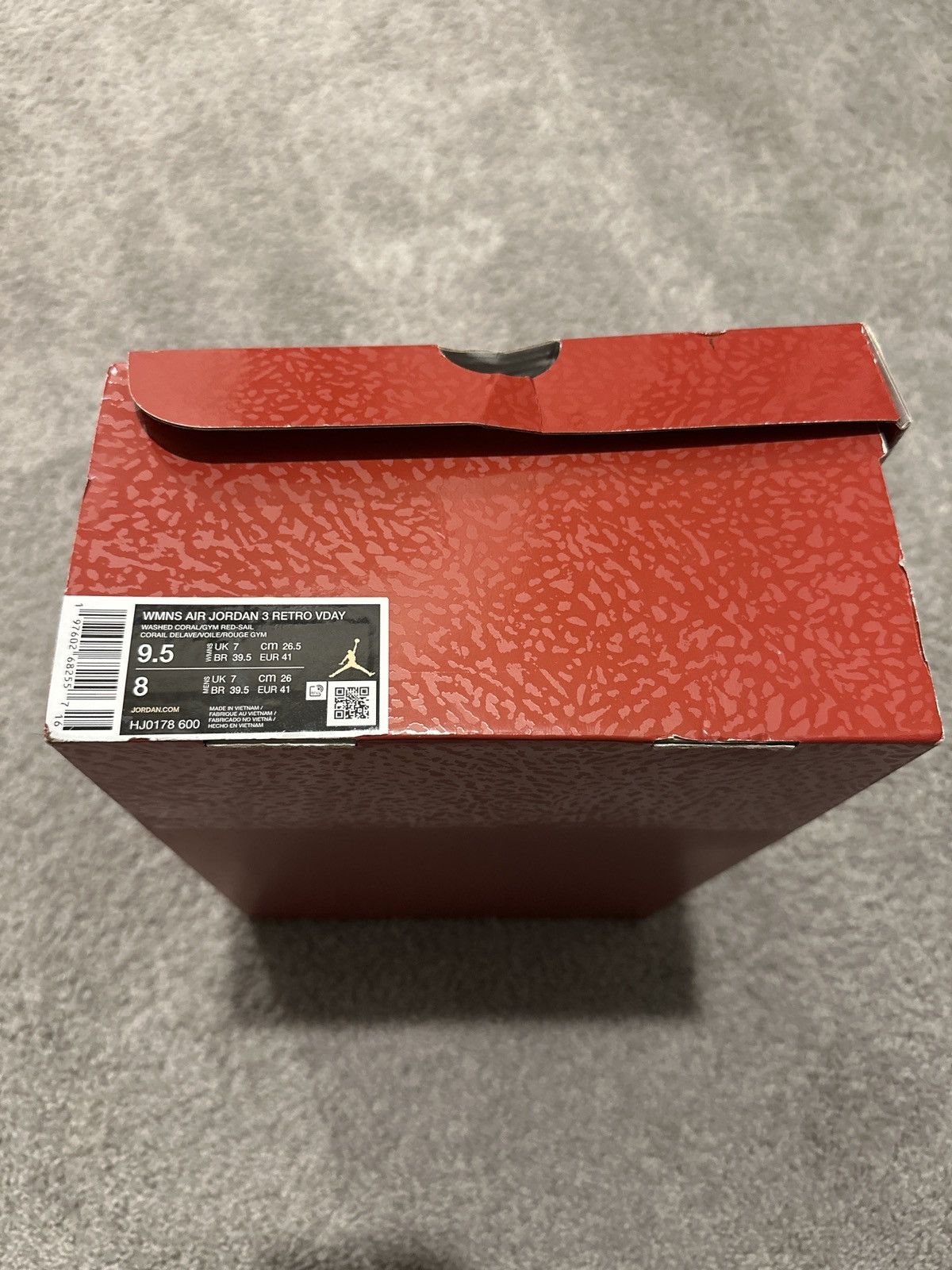 Jordan Brand × Nike Wmns Air Jordan Retro 3 Valentines Day Size US 9.5 / IT 39.5 - 7 Thumbnail