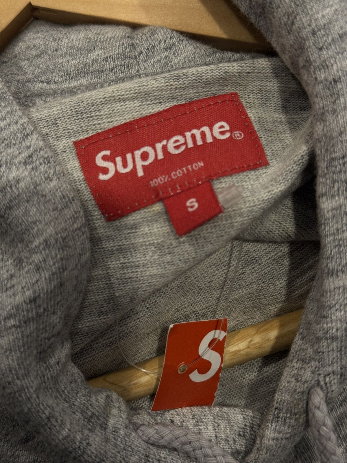 Supreme heather grey Supreme hoodie Size US S / EU 44-46 / 1 - 10 Thumbnail
