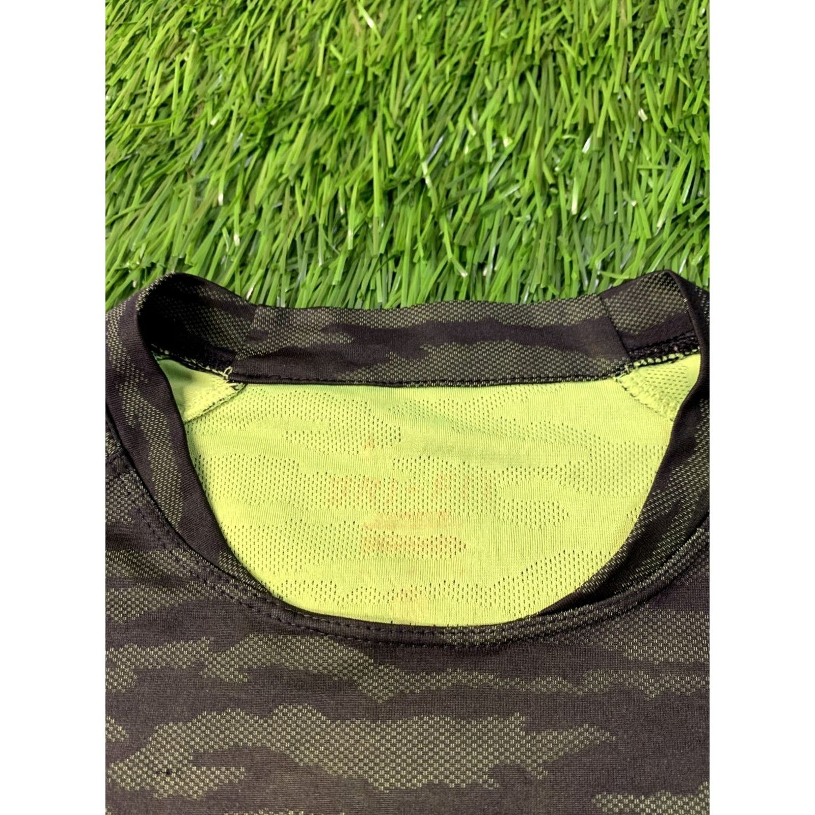 Nike Nike Dri-FIT Football Shirt Men Size S Dark Green Neon - Nike Flash Jersey, Short Sleeve, Crew Neck, Polyester, 2010s Football Tee Size US S / EU 44-46 / 1 - 5 Thumbnail