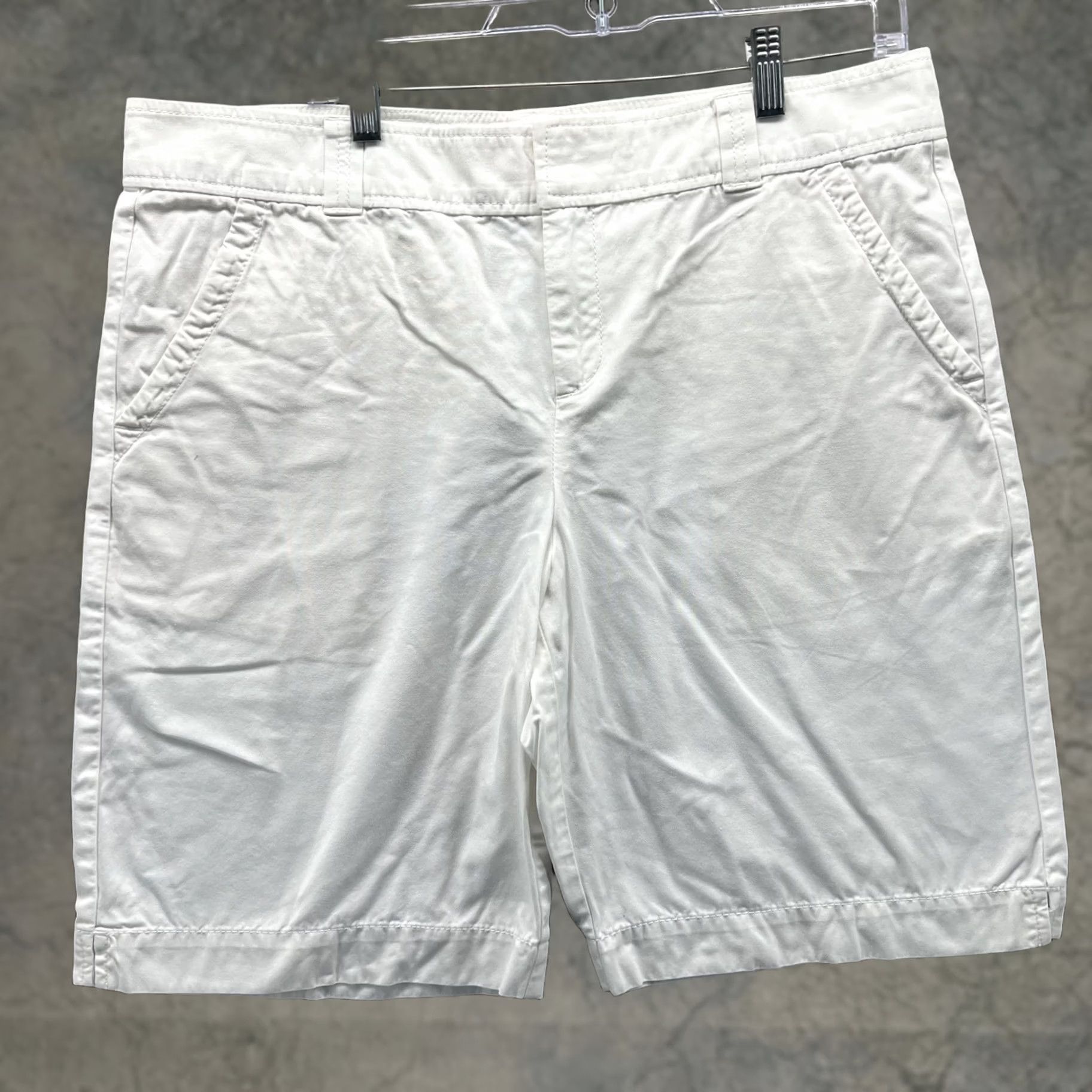 Lilly Pulitzer Lilly Pulitzer Shorts Womens 14 White Resort Fit Chino Bermuda Casual Summer Womens Size 36" / US 14 / IT 50 - 1 Thumbnail
