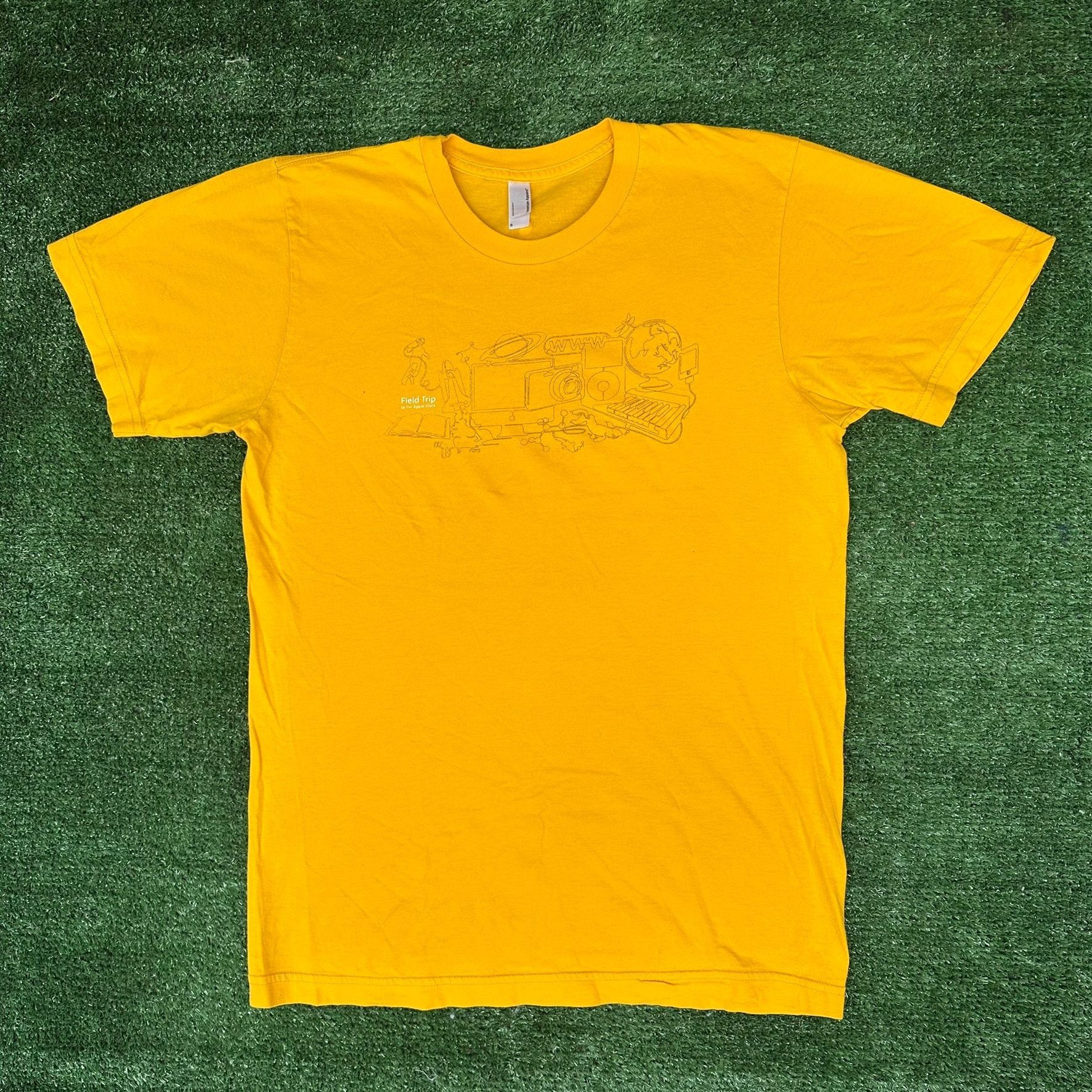 Apple Vintage Y2K Apple Store Field Trip T-Shirt iMac iPhone iPod Size US S / EU 44-46 / 1 - 1 Thumbnail
