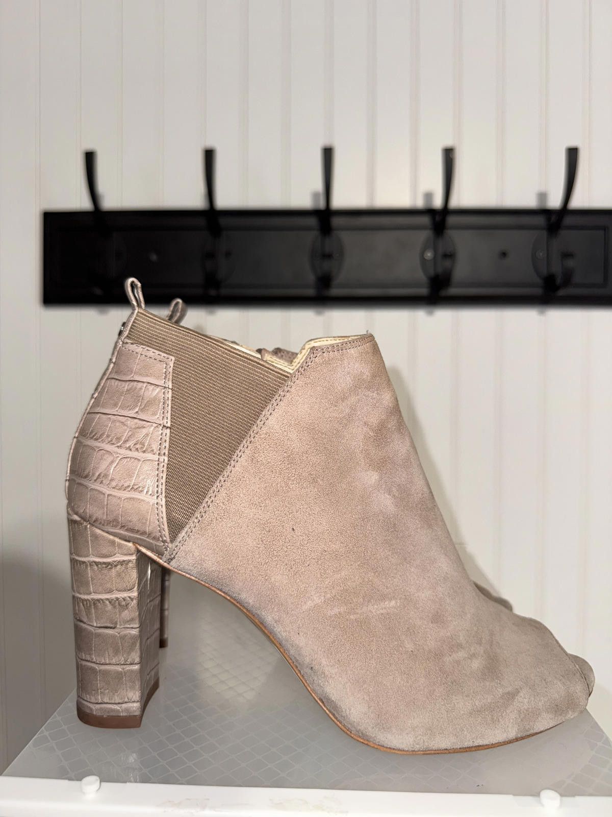 Other Marc Fisher Suede Ankle Boots with Croc Pattern Heel 8.5 Size US 8.5 / IT 38.5 - 2 Thumbnail