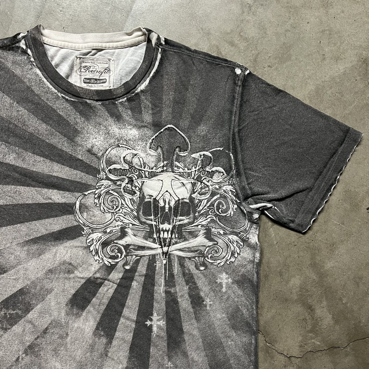 Retro Fit Distressed Contrast Graphic T-Shirt