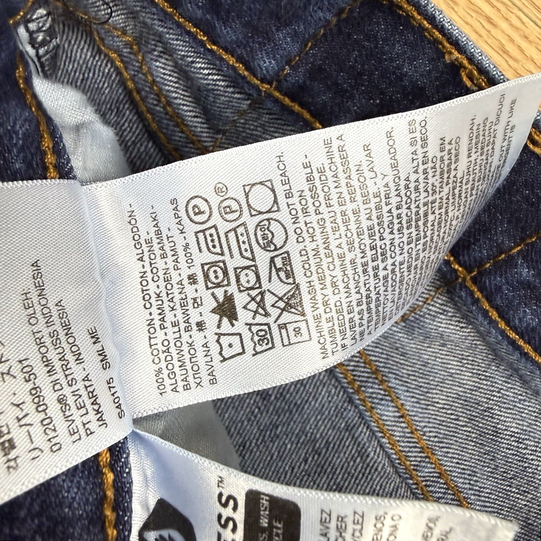Levi's Levi’s 501 Original Fit Jeans Men 34x30 Dark Blue Button Fly Straight Leg Denim Blue Jeans Men’s Regular Cotton 34 30 Size US 34 / EU 50 - 3 Thumbnail
