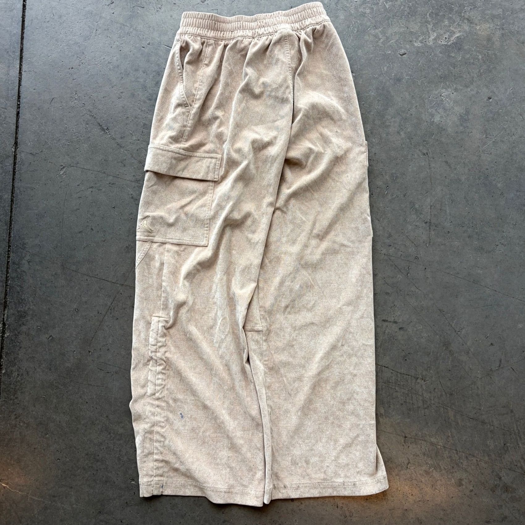 Jordan Brand VINTAGE Jordan Bran Velour Gold Wide Leg Flare Cargo Loose Fit Pants S Women Small Size 28" / US 6 / IT 42 - 2 Thumbnail